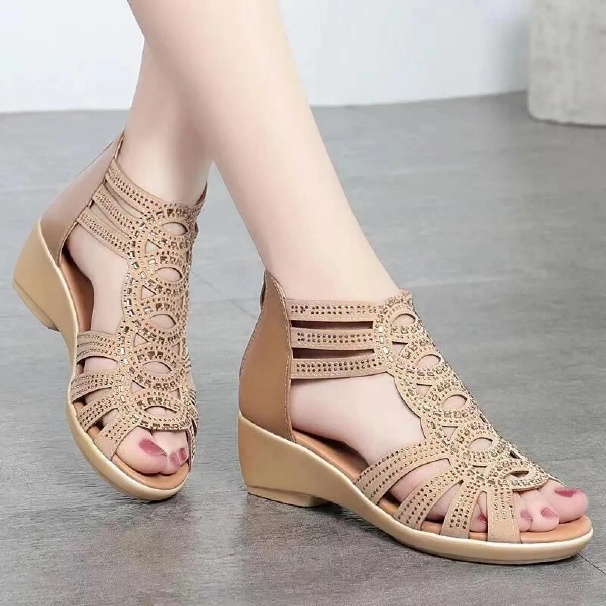 2023 Estate Nuova Pelle Morbida Sandali Romani Donne Suola Morbida Outwear Scarpe Con Zeppa da Donna Moda Casual Designer Scarpa