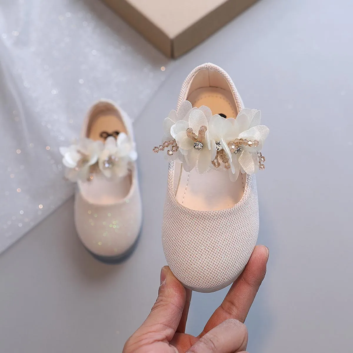 2023 Scarpe eleganti in pelle da bambina per bambina Primavera Autunno Beige Rosa Bianco Scarpe da principessa con strass con fi