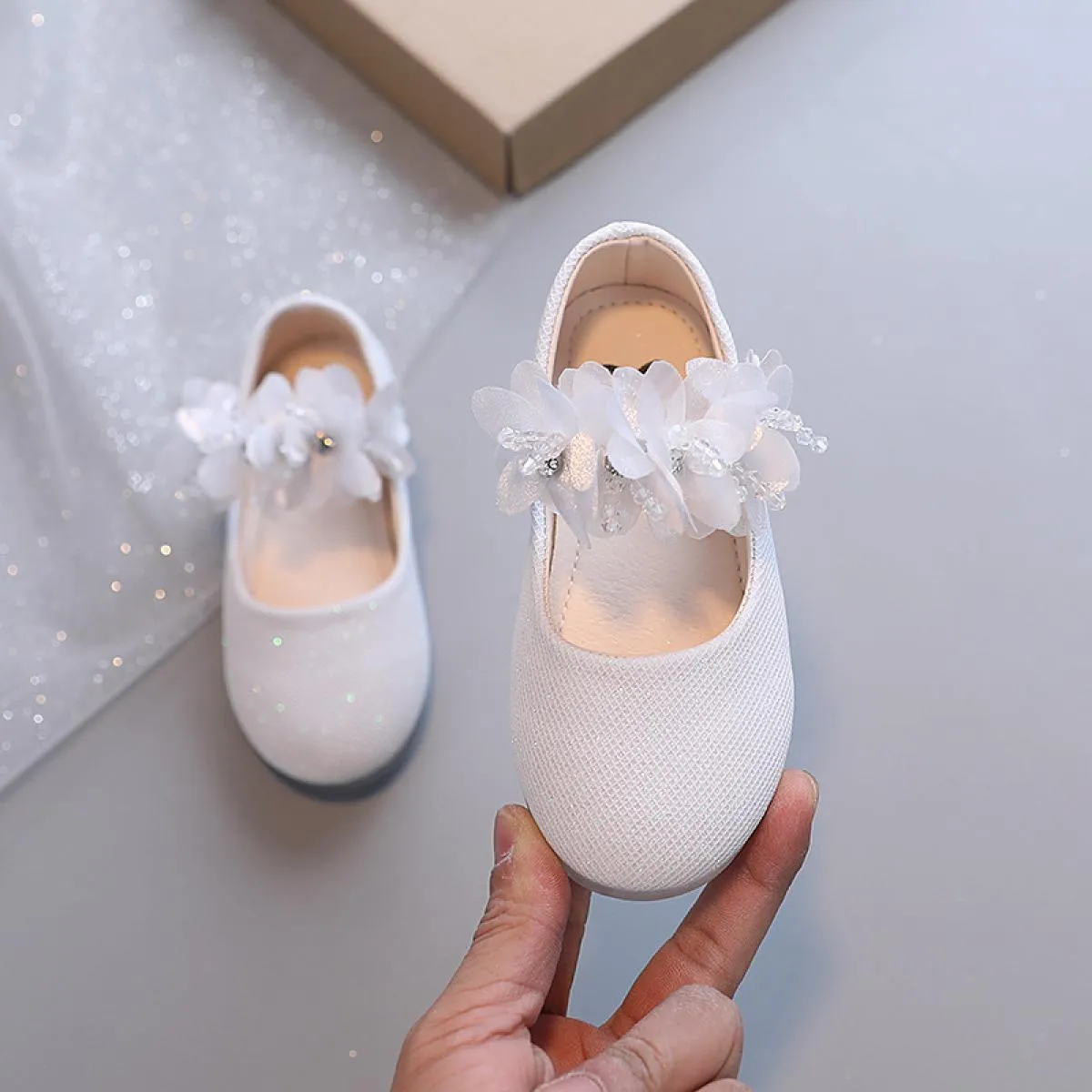 2023 Scarpe eleganti in pelle da bambina per bambina Primavera Autunno Beige Rosa Bianco Scarpe da principessa con strass con fi