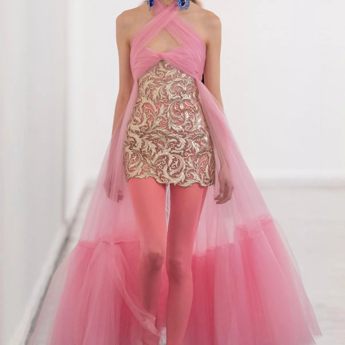 2024 abiti da sera in tulle moda primaverile con mini abito in pizzo con sovrapposizione di halter in rete abito da ballo formal