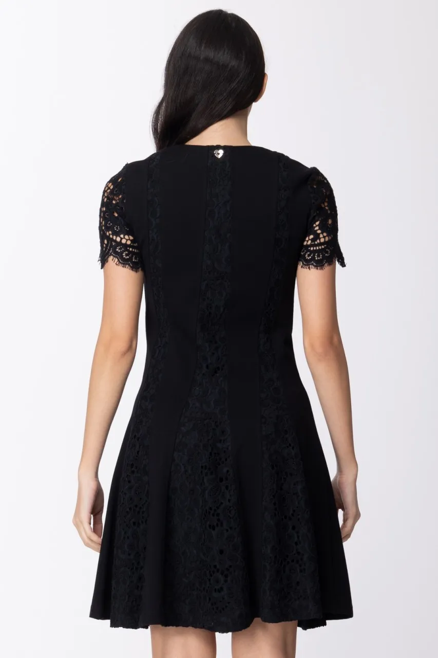 Abito con pizzo macramè Nero