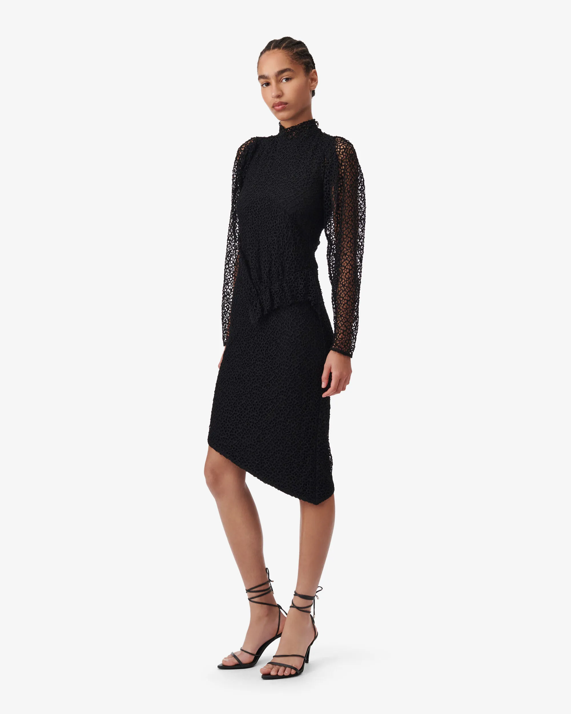 ABITO IN PIZZO FORMA