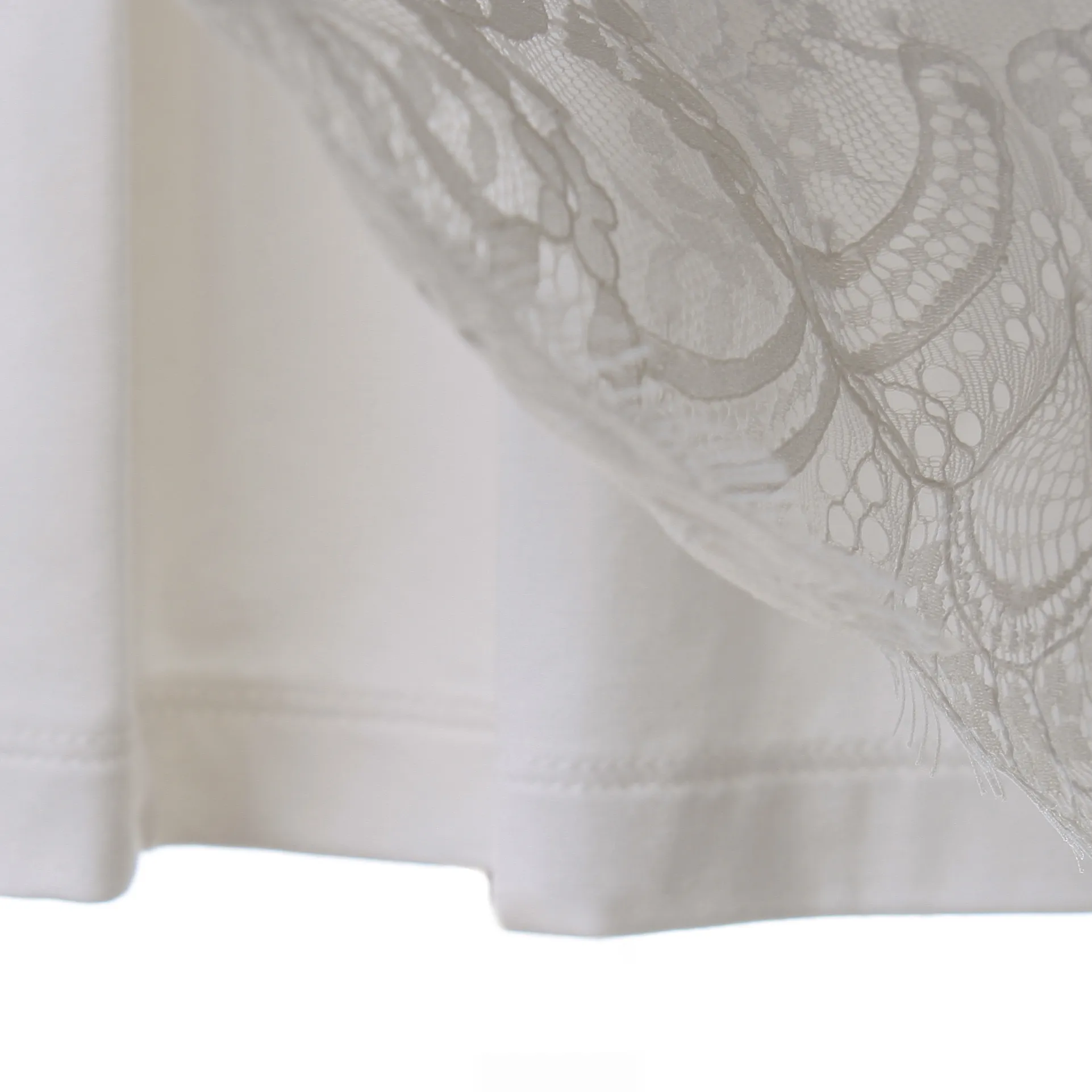 Abito Pizzo Con Rosa