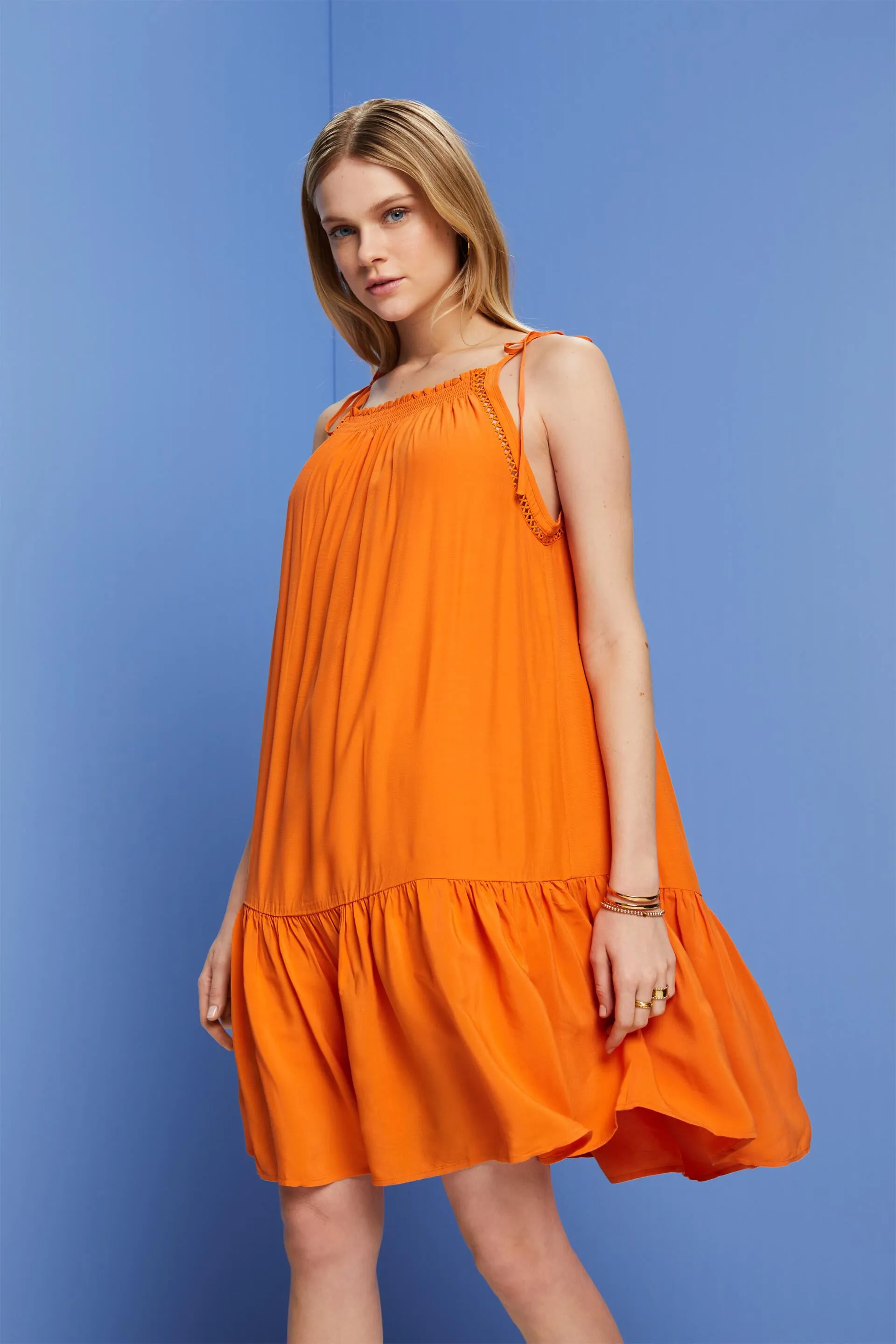 Abito smock con spalline