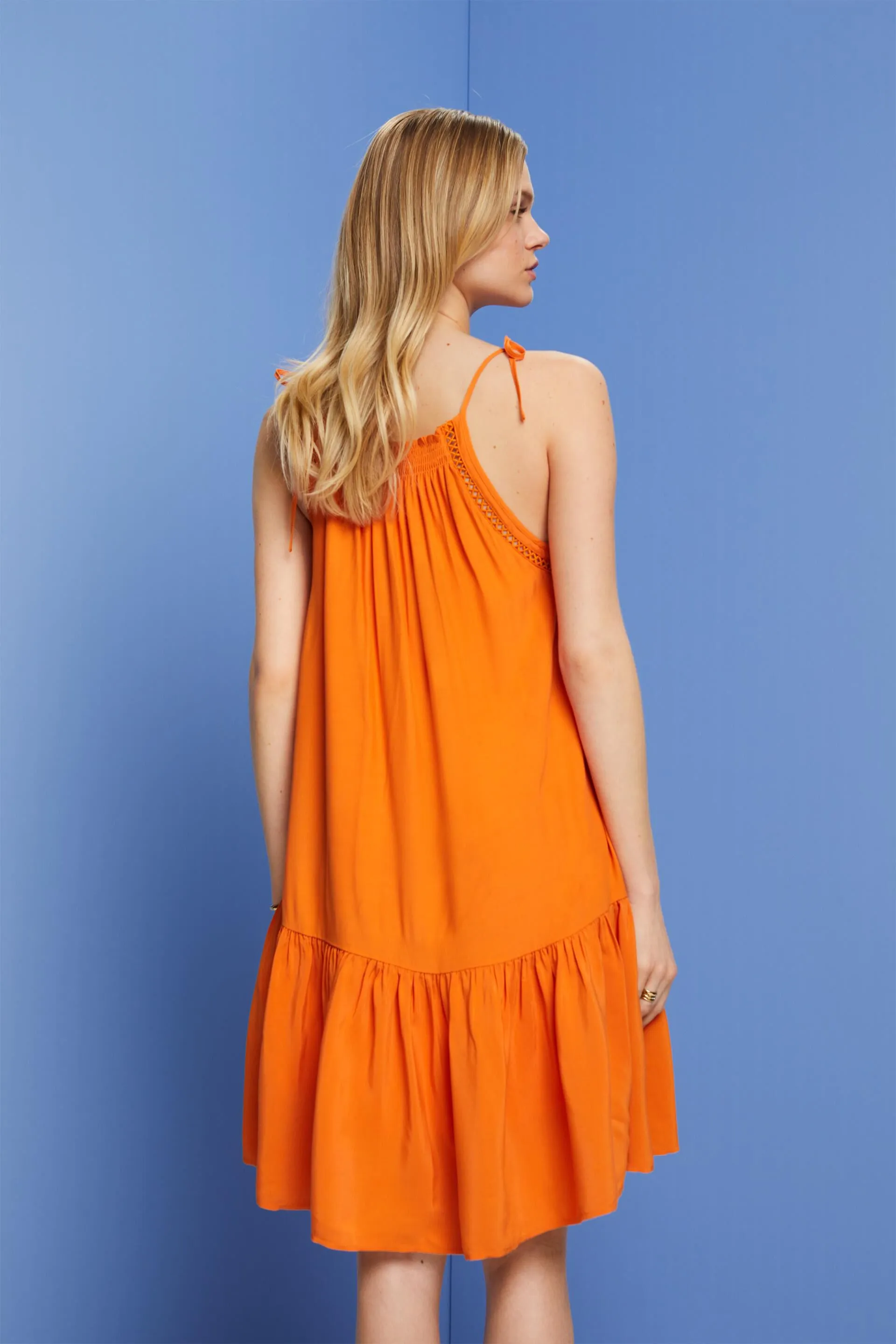 Abito smock con spalline