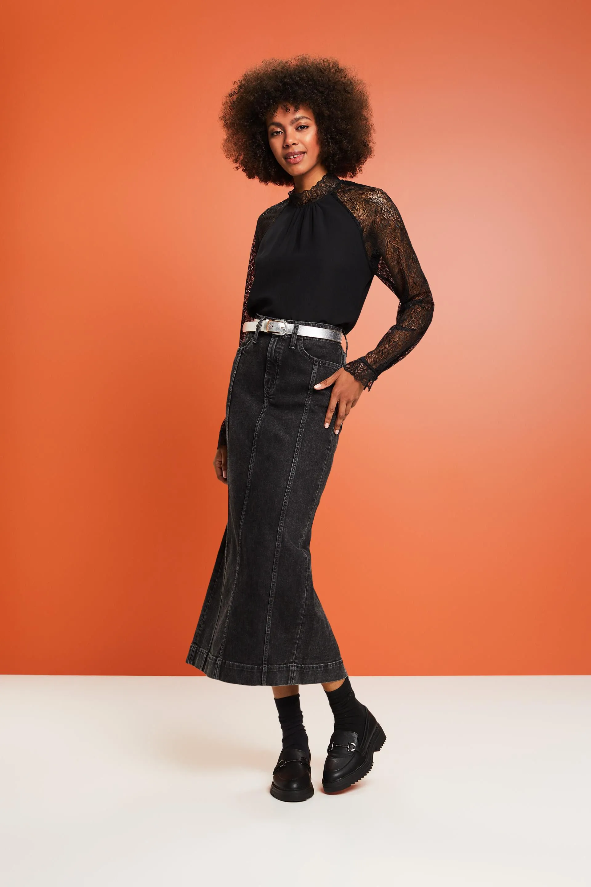 Blusa in pizzo a manica lunga