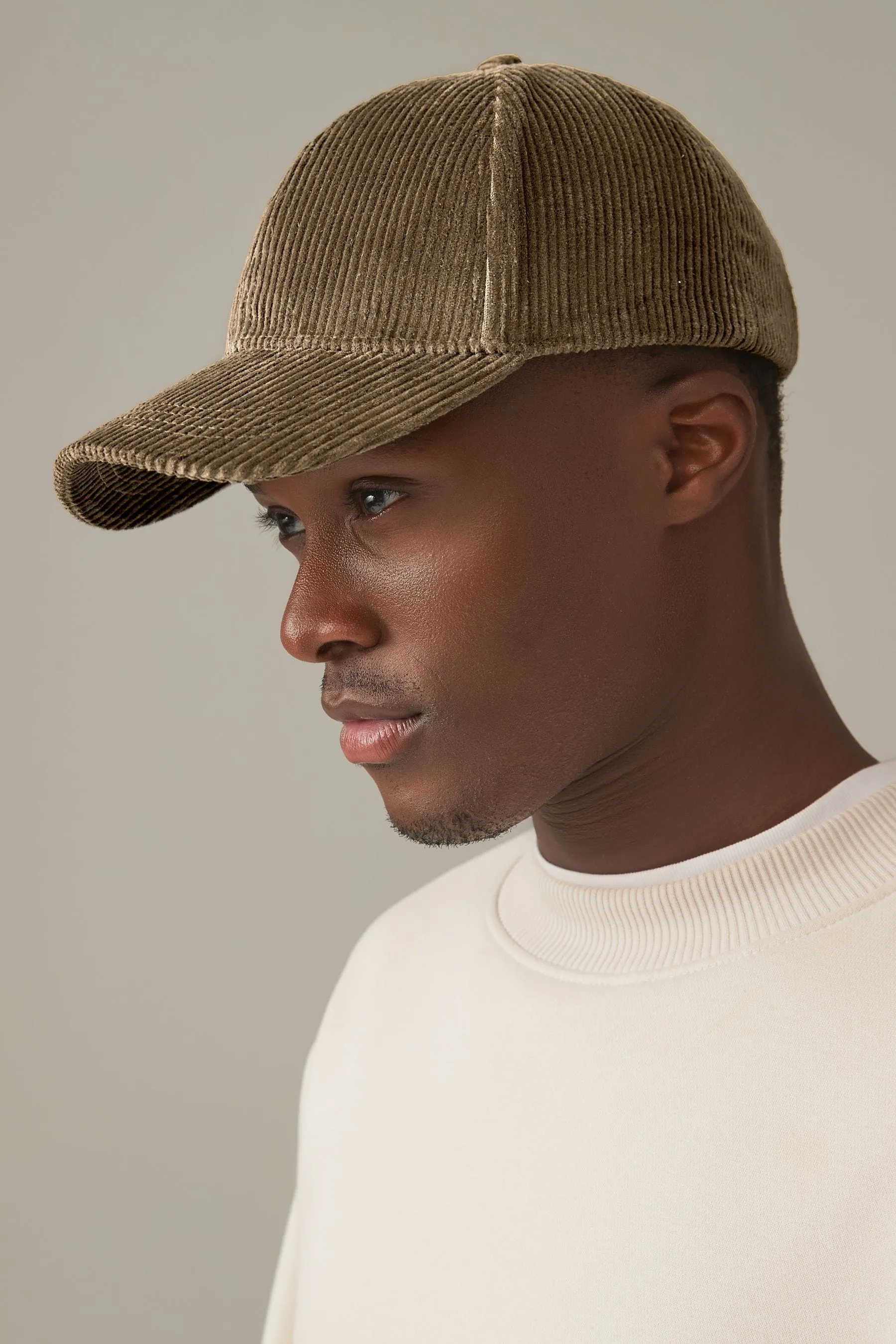Cappellino in velluto a coste