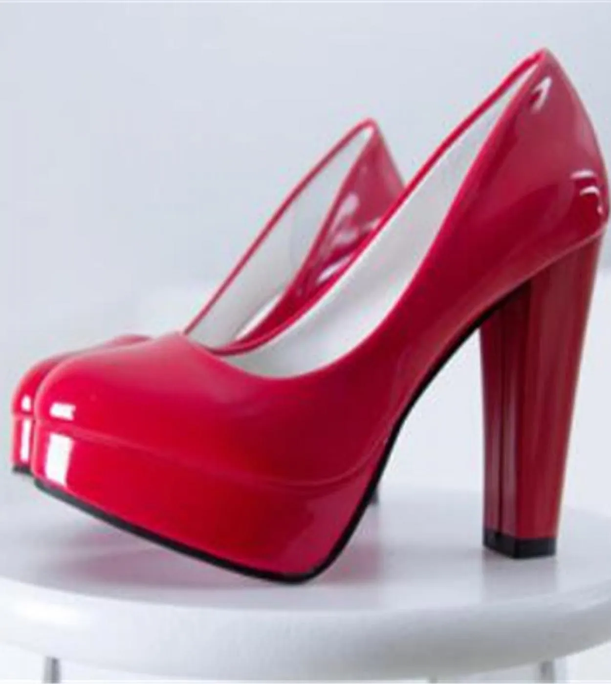 Designer di lusso tacchi a punta scarpe eleganti scarpe a punta Hee 2023 nuove pompe da donna