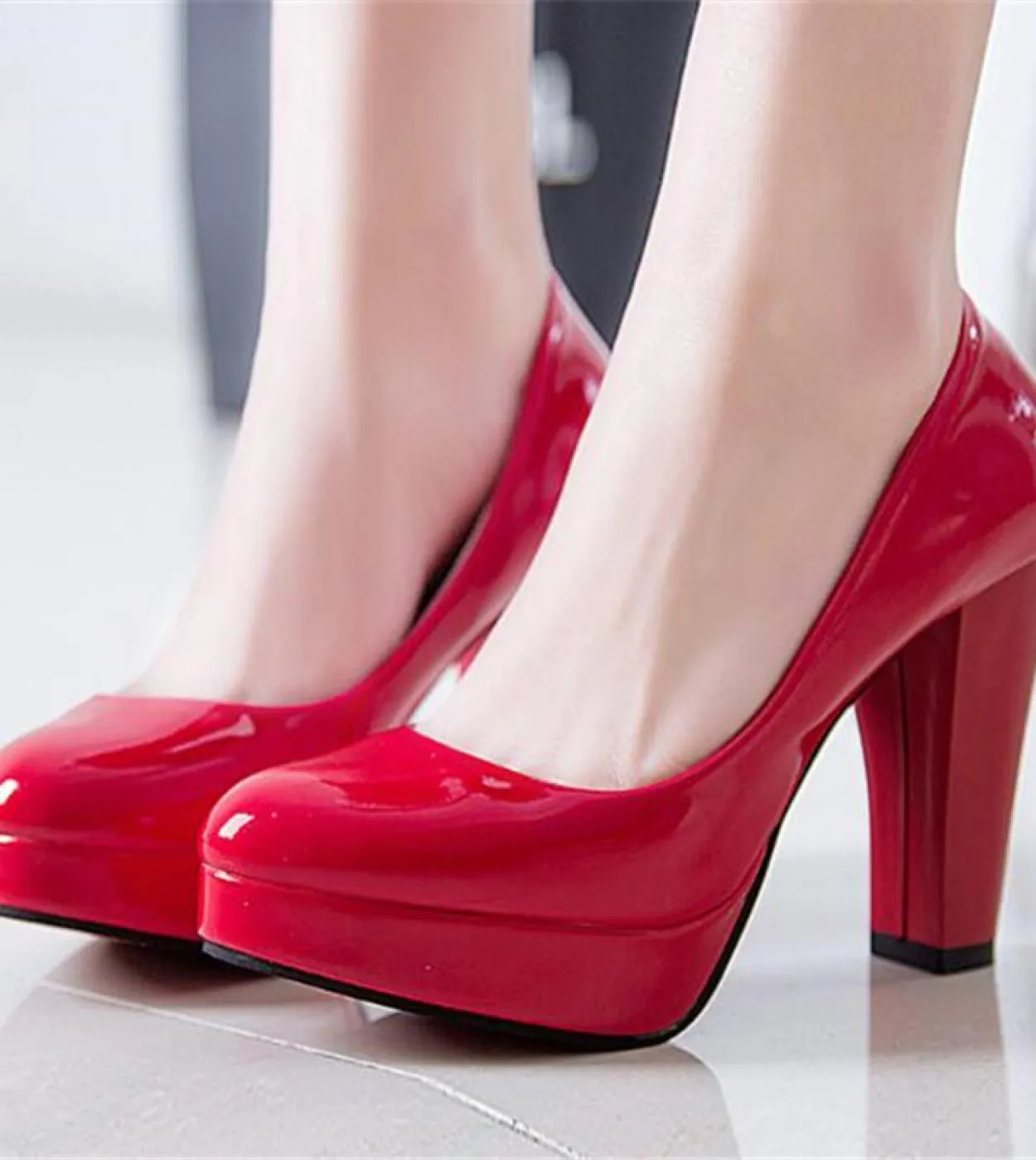 Designer di lusso tacchi a punta scarpe eleganti scarpe a punta Hee 2023 nuove pompe da donna
