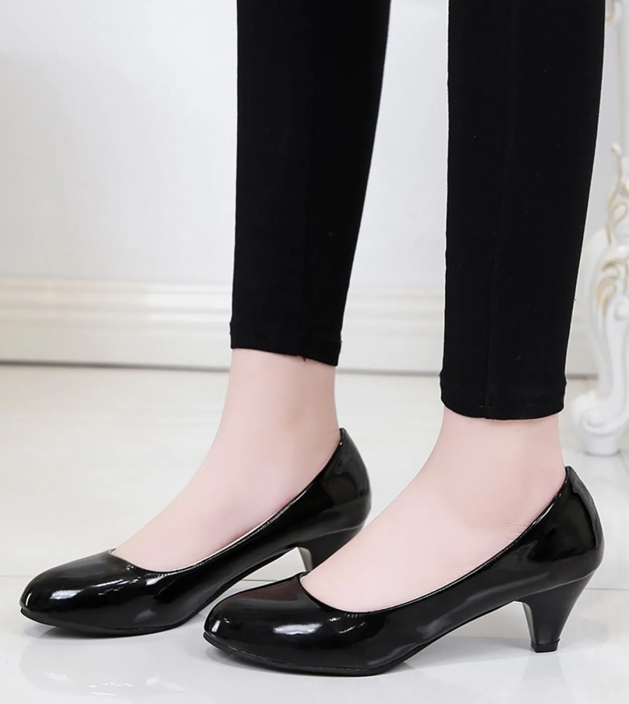 Décolleté eleganti Scarpe da donna New Fashion Scarpe con tacchi alti poco profondi Moda Punta tonda Comfort Slipon Scarpe da fe