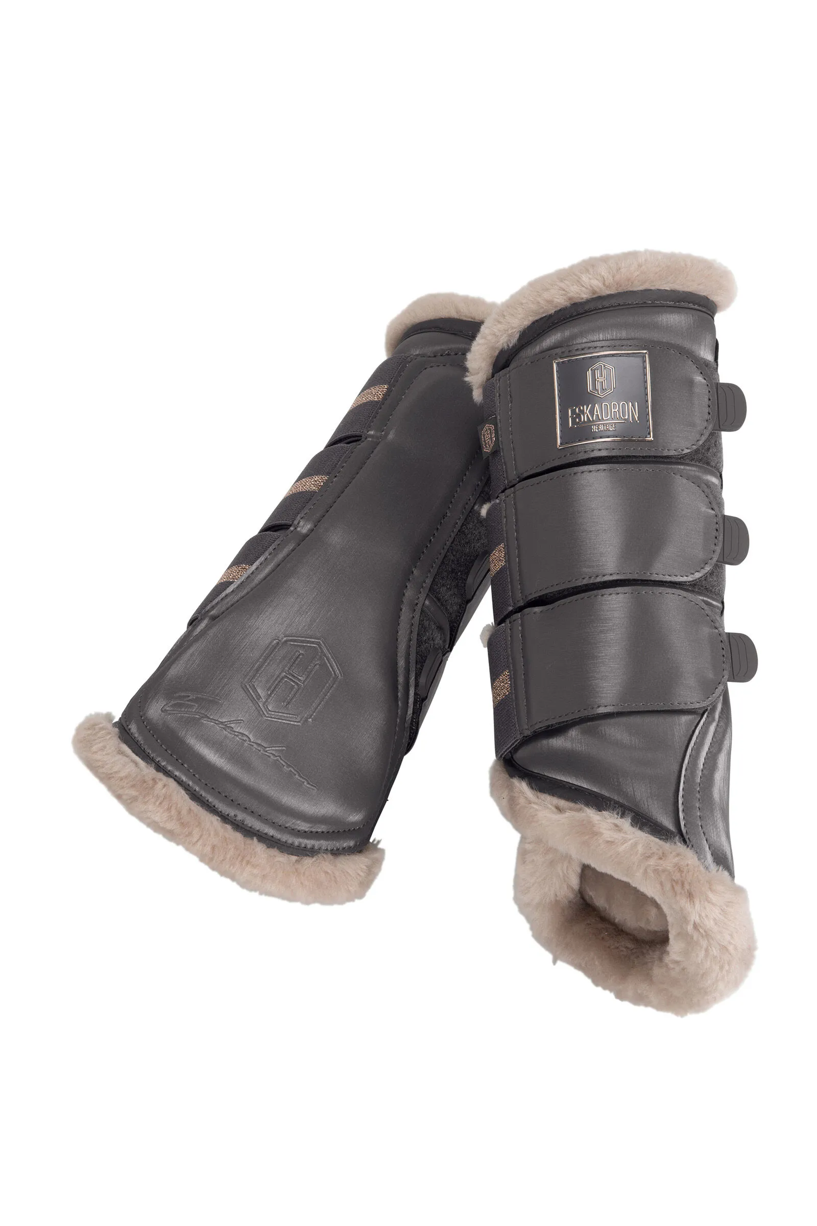 Eskadron Heritage AW2023 Paratendini Glamslate per Shetty con pelliccia ecologica