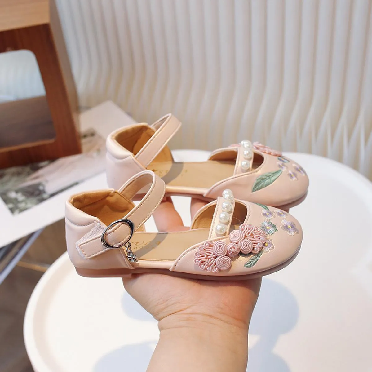 Estate tradizionale stile cinese scarpe per bambini sandali per ragazze eleganti sandali ricamati per scarpe cosplay Hanfu per r