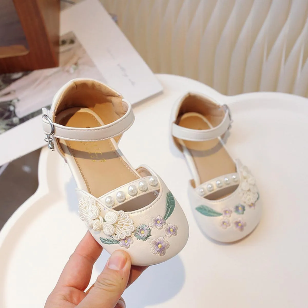Estate tradizionale stile cinese scarpe per bambini sandali per ragazze eleganti sandali ricamati per scarpe cosplay Hanfu per r