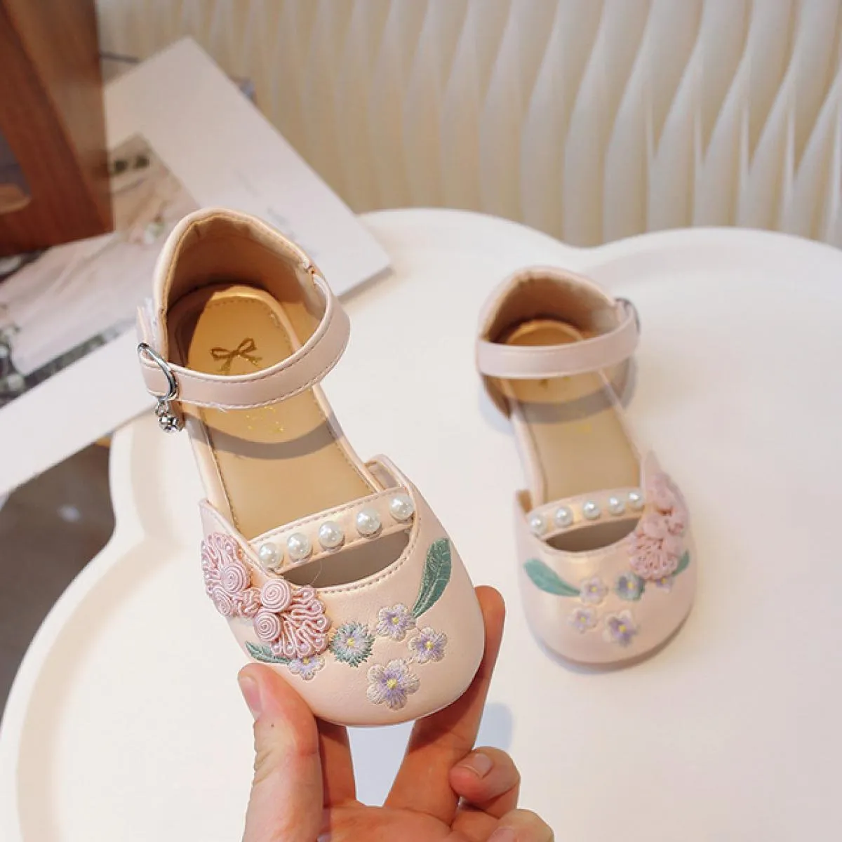 Estate tradizionale stile cinese scarpe per bambini sandali per ragazze eleganti sandali ricamati per scarpe cosplay Hanfu per r