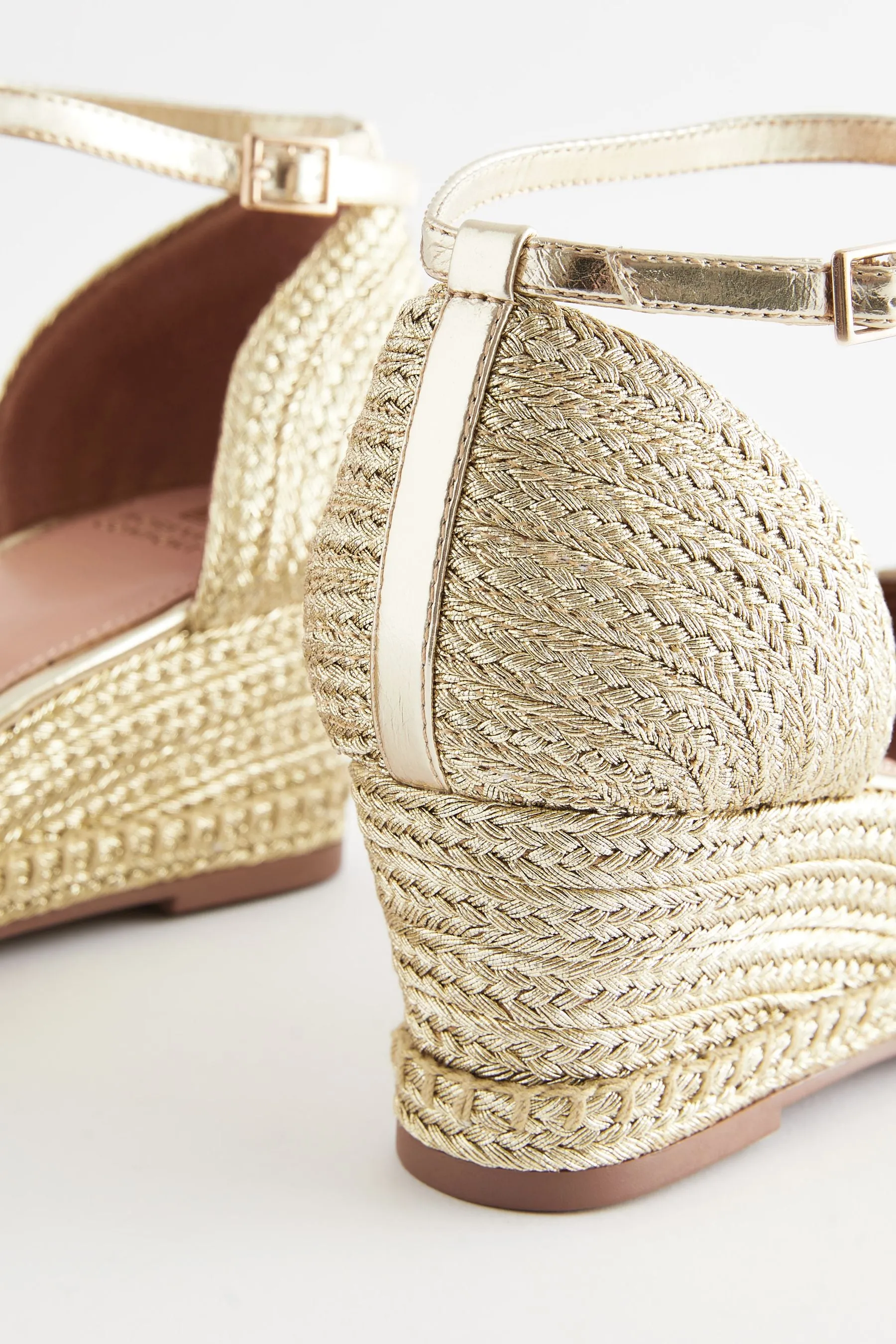 Forever Comfort® - Scarpe con zeppa a punta chiusa