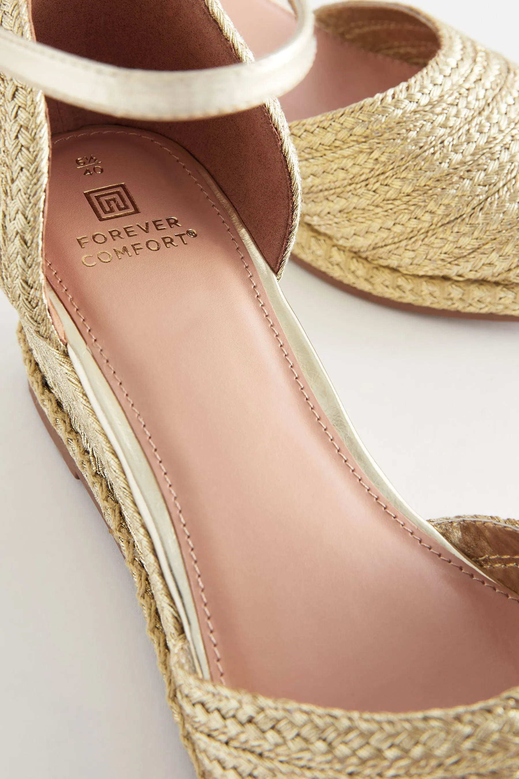 Forever Comfort® - Scarpe con zeppa a punta chiusa