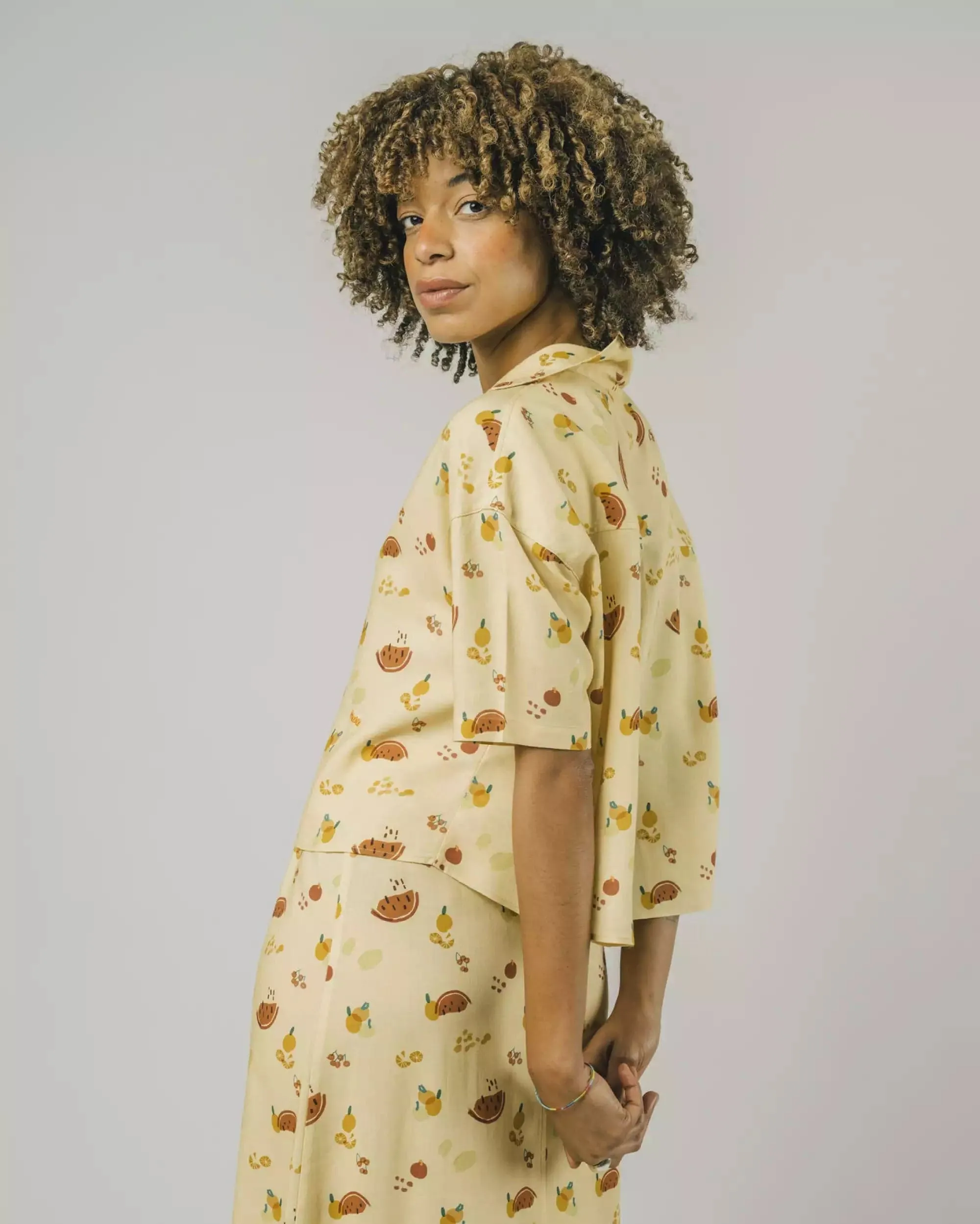 FRUITS OVERSIZE CROPPED BLOUSE