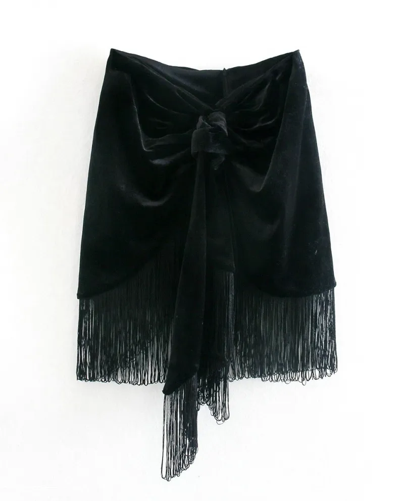 Gonna elegante e semplice da donna in velluto nero con frange