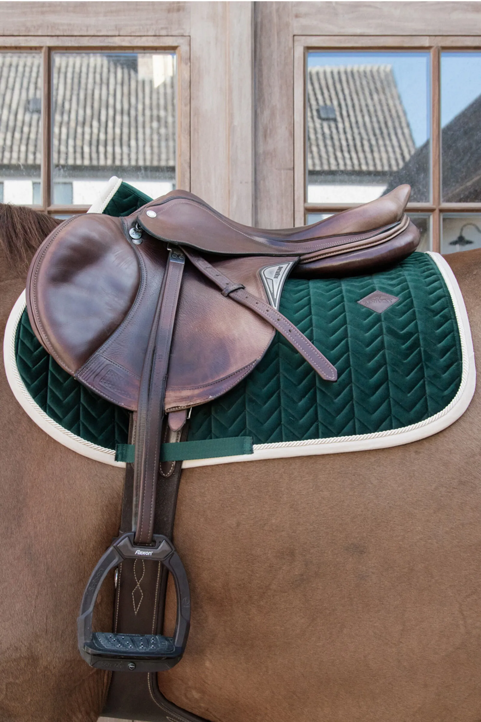 Kentucky Horsewear Sottosella da salto in velluto a contrasto