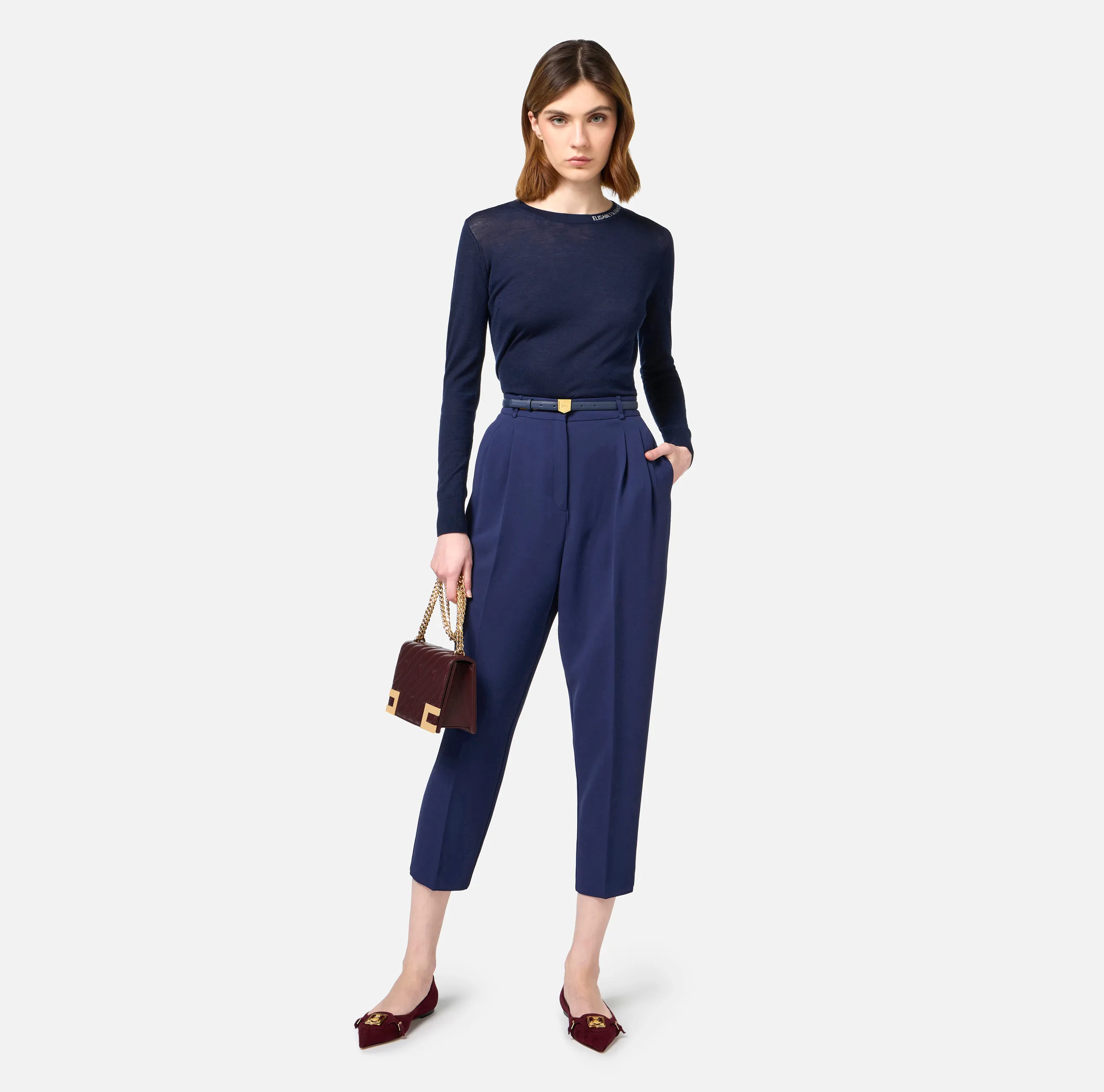 Maglia in lana merino con logo jacquard in contrasto