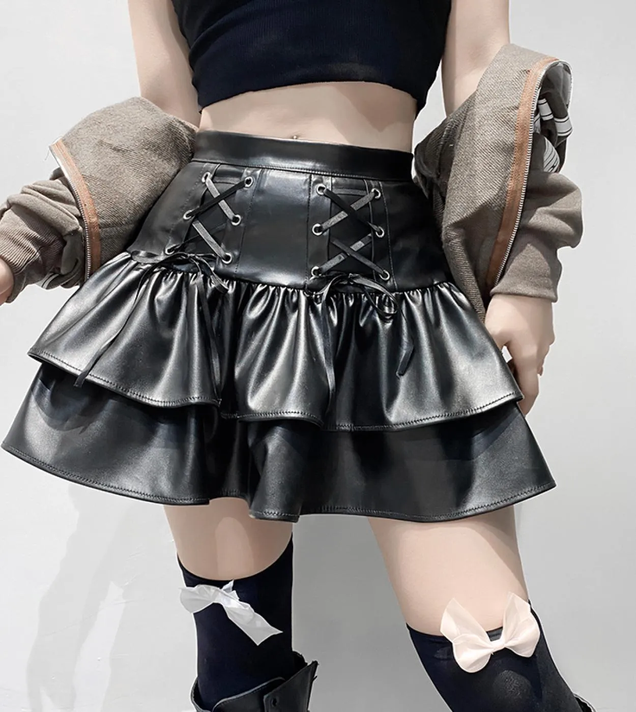 Minigonne in pelle PU stile punk Vita alta Fasciatura con lacci Gonna a pieghe nera Streetwear Ragazze Abiti da donna scuri