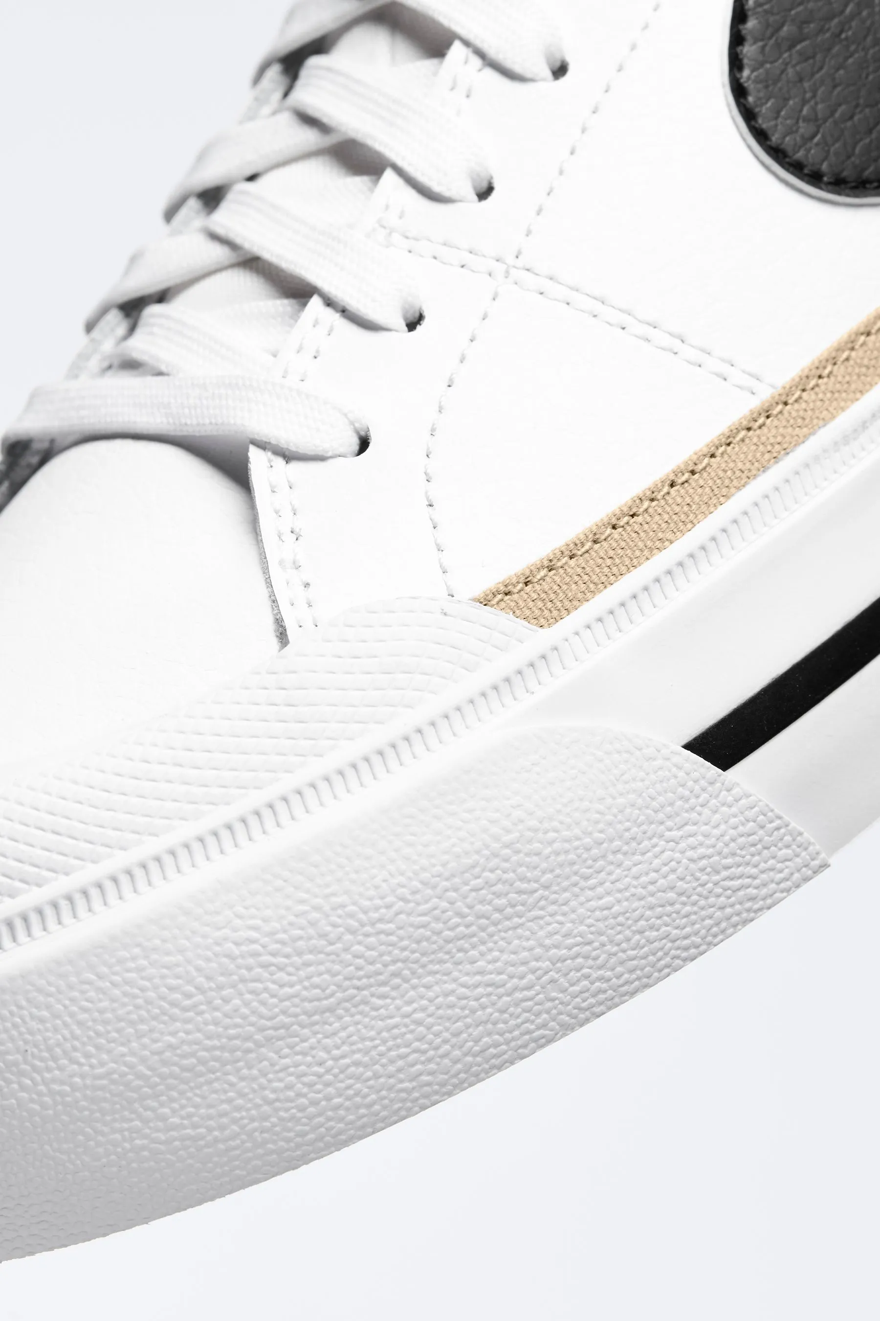 Nike - Court Legacy Lift - Scarpe da ginnastica con plateau