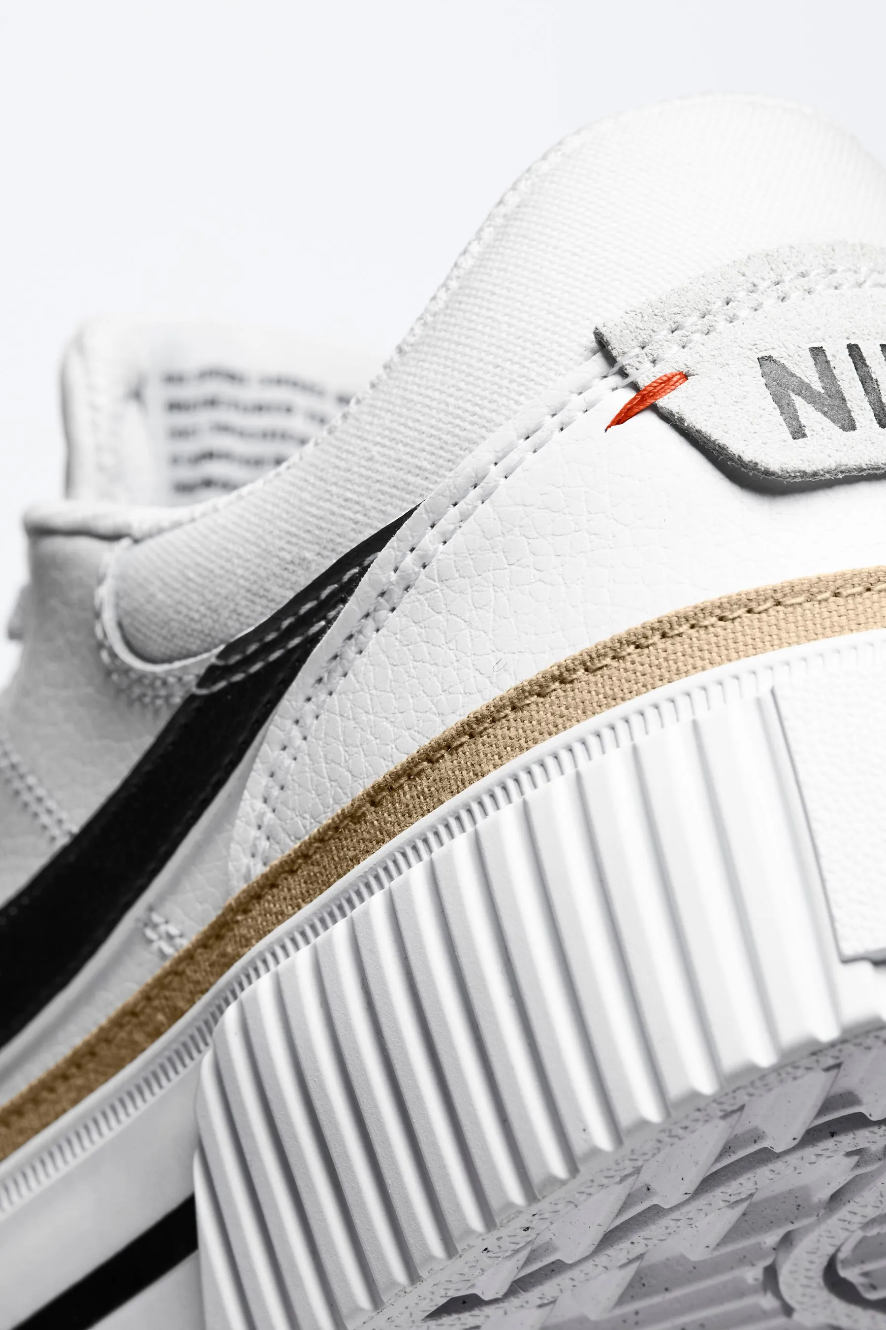Nike - Court Legacy Lift - Scarpe da ginnastica con plateau