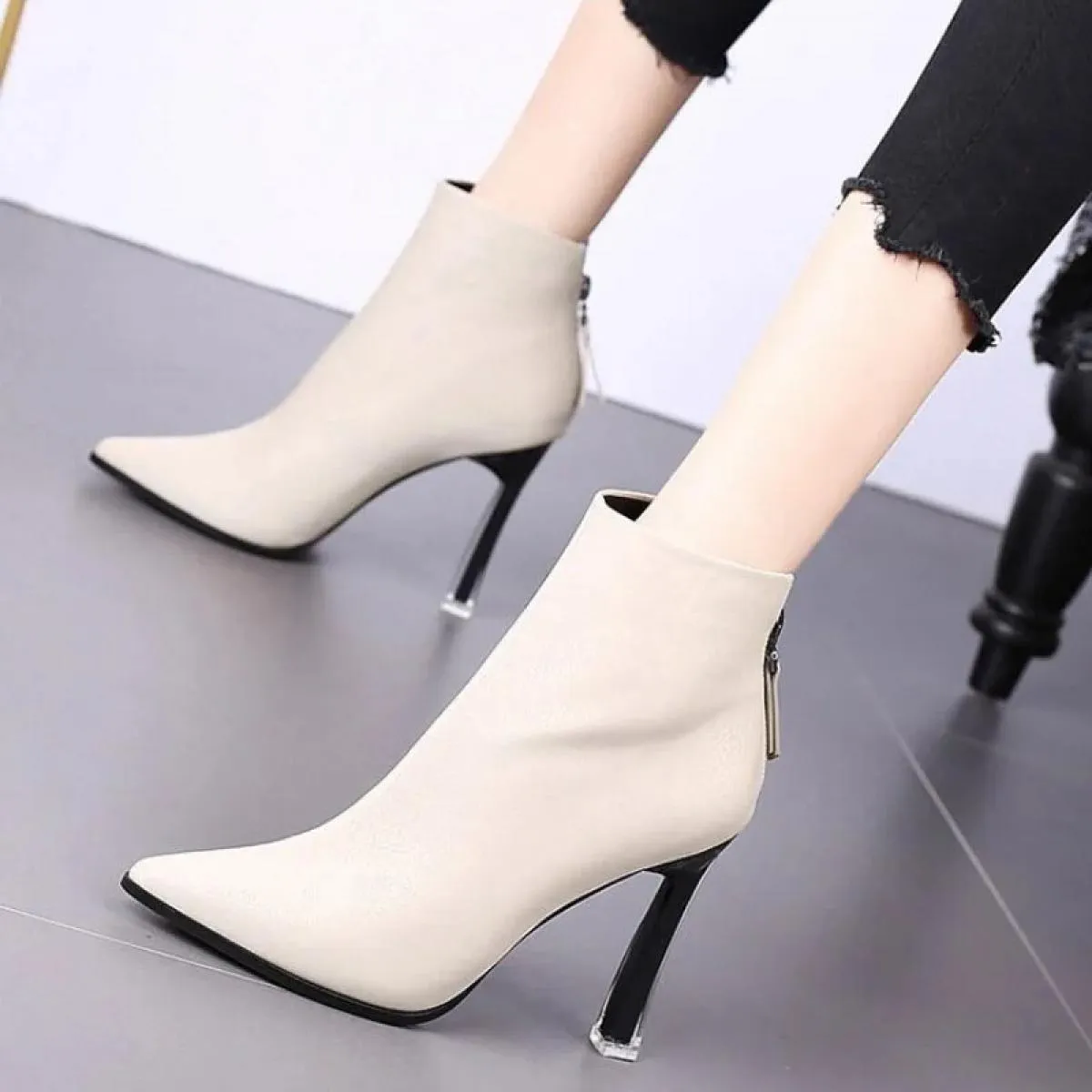 Nuove donne moda frange stivali da donna tacchi sottili punta a punta breve peluche stivale tacco alto in pelle autunno inverno