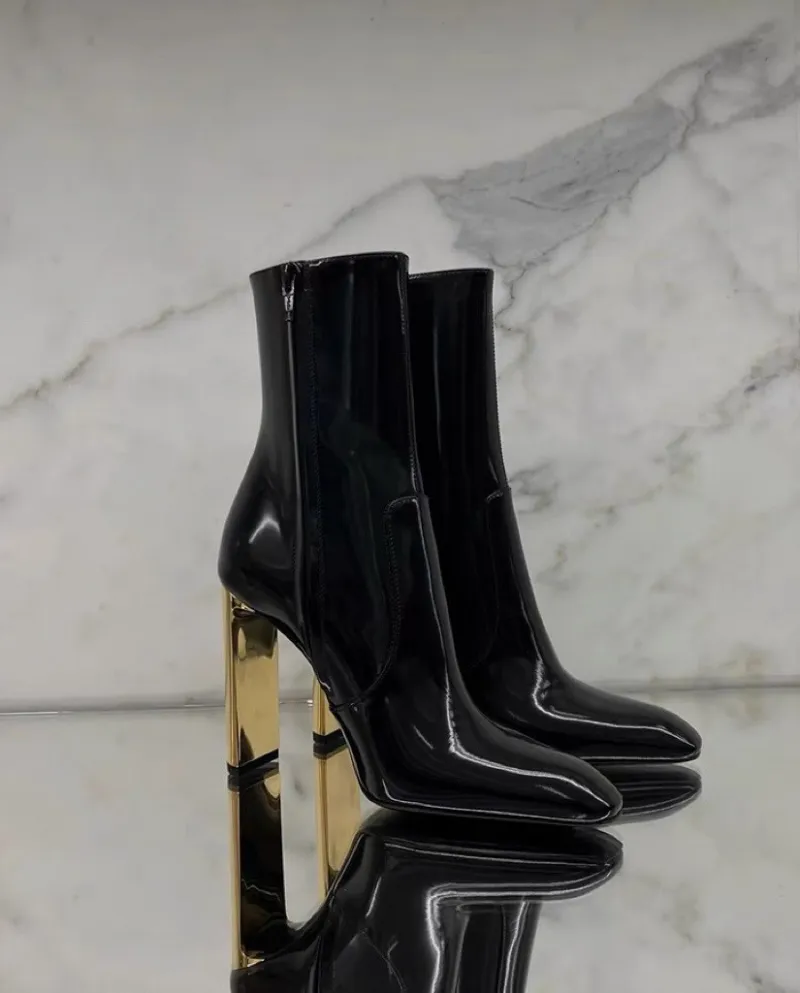 Nuovi stivali corti con tacco alto e punta quadrata alla moda per l'autunno e l'inverno con cerniera laterale con tacco piatto i