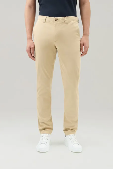 Pantaloni chino tinti in capo in cotone elasticizzato                                                                           