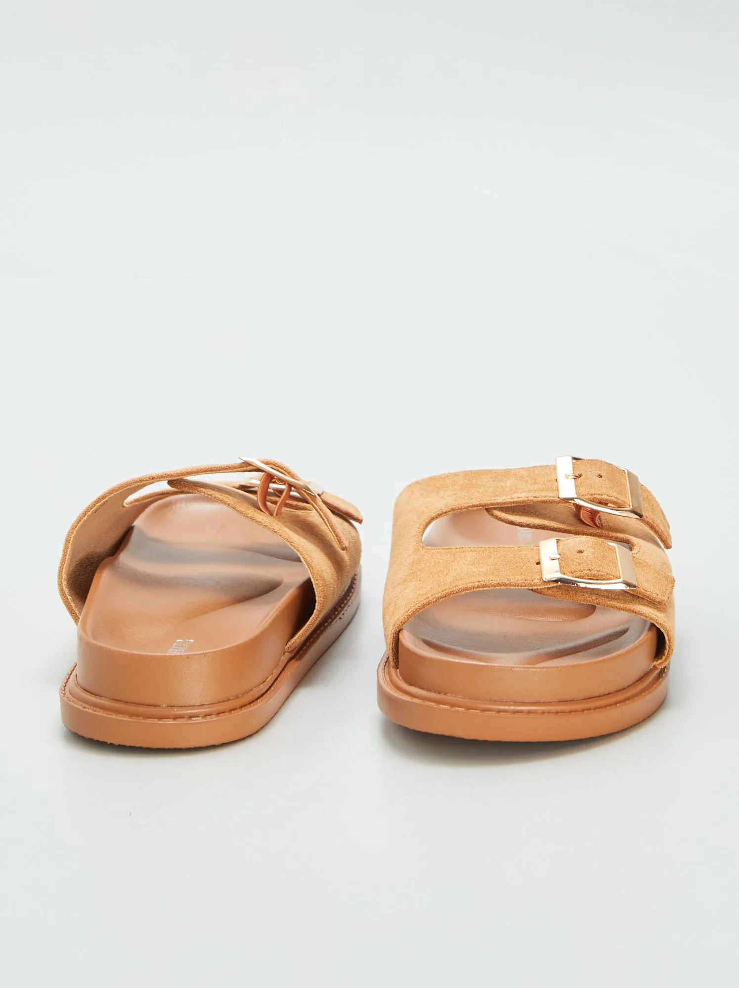 Sandali con doppio cinturino - MARRONE