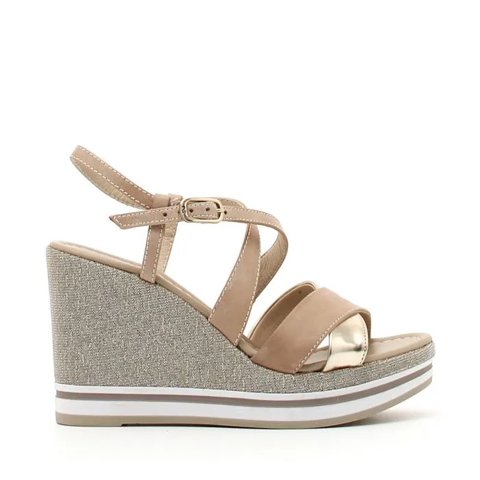 SANDALI CON ZEPPA IN PELLE