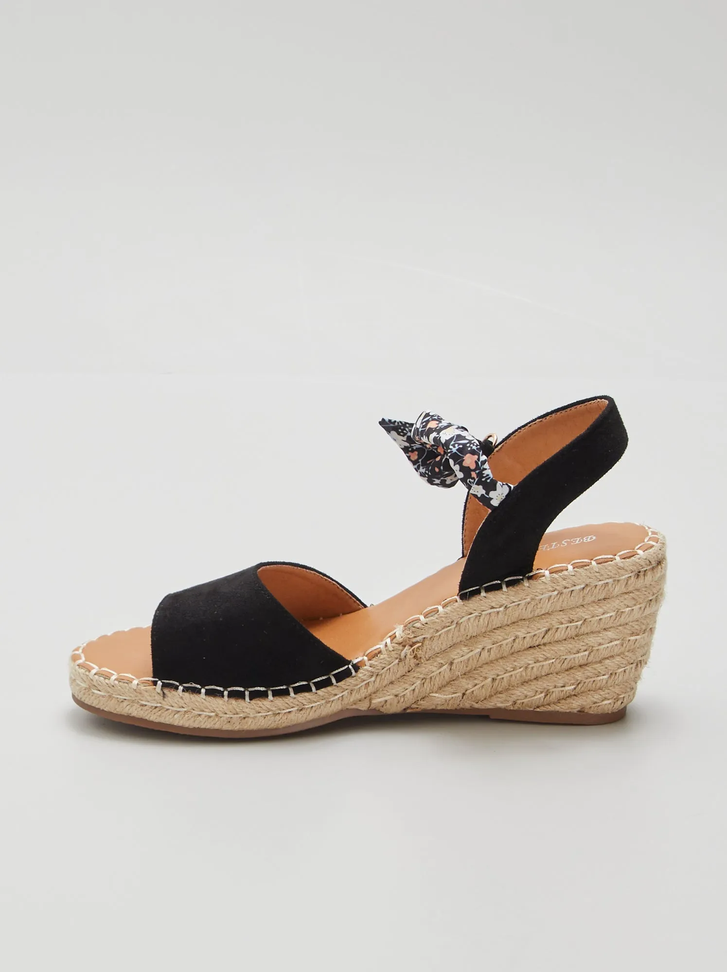 Sandali con zeppa - nero