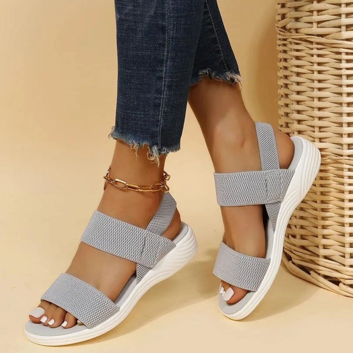 Sandali da donna Scarpe con zeppa alla moda per donna Sandali con plateau firmati Sandali da spiaggia per donna all'aperto Nuova