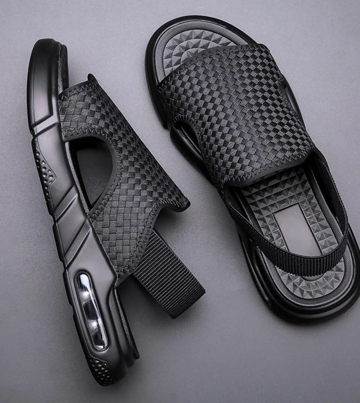 Sandali da uomo 2023 New Summer Luxury Beach Sandali in pelle Pu con imbottitura ad aria Scarpe con plateau da esterno leggere U