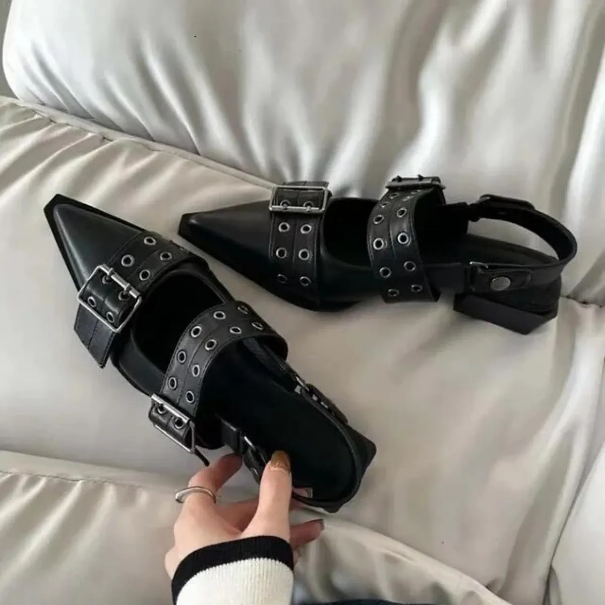Scarpe con cinturino alla caviglia Tacco grosso gotico Décolleté da donna Rivetto Street Style Tacco medio Punk Sandali casual v