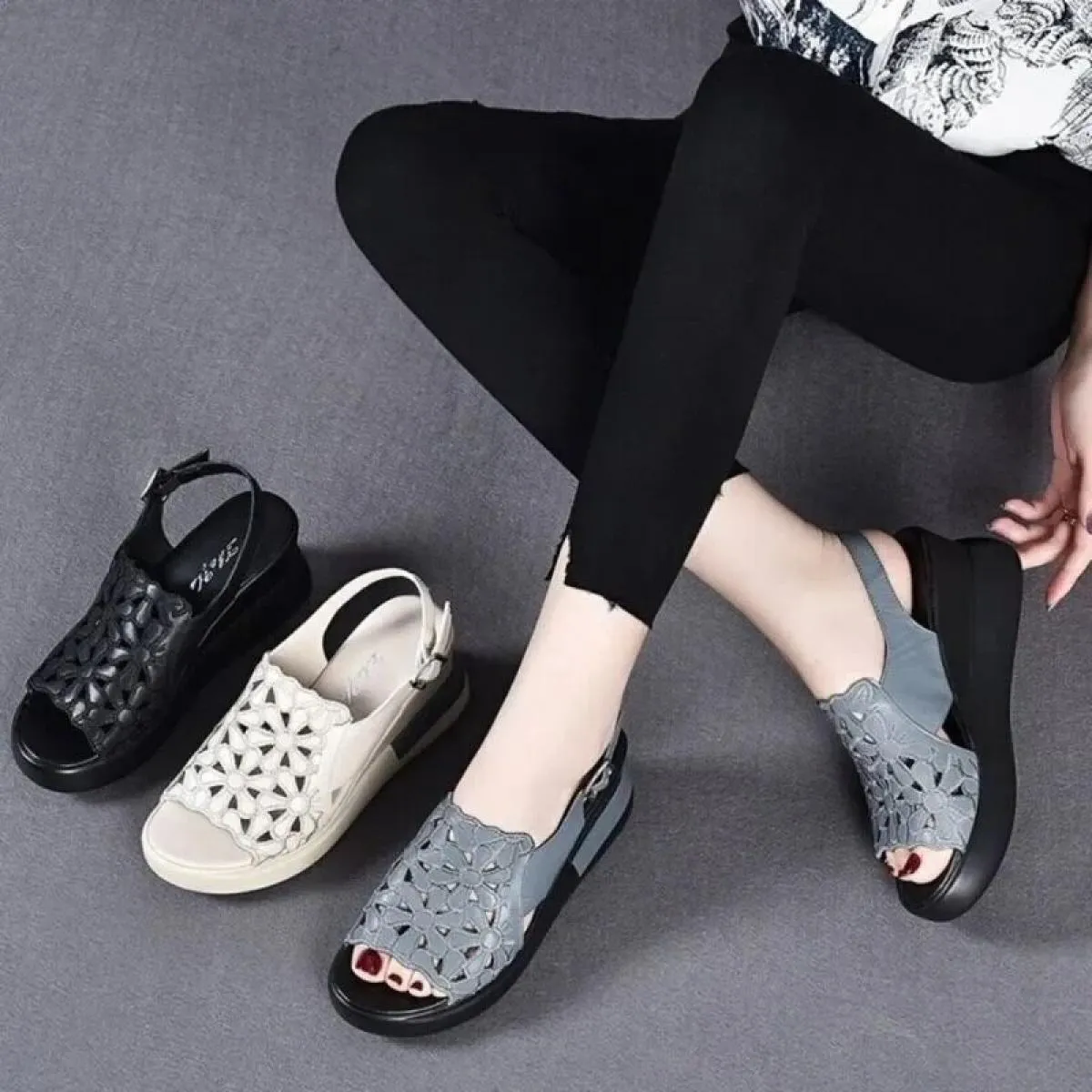 Scarpe con zeppa estive per donna sandali con plateau punta aperta fiori vuoti retro Lady cinturino con fibbia con tacco alto ca