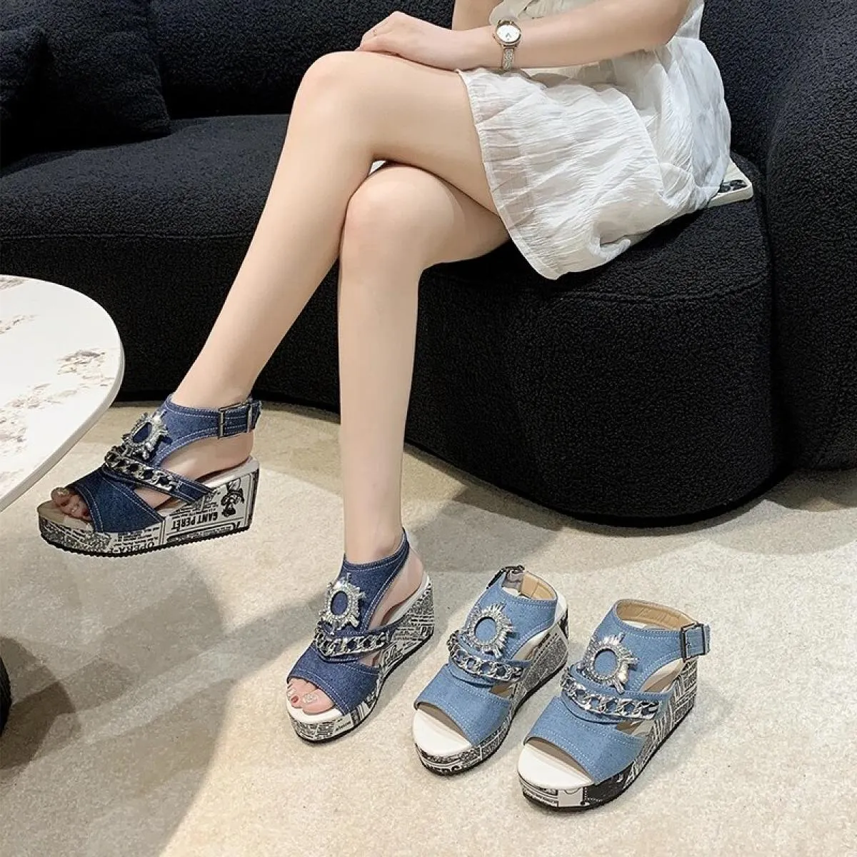 Scarpe da donna in vendita 2023 sandali da donna con fibbia di alta qualità estate strass catena scarpe con zeppa piattaforma da