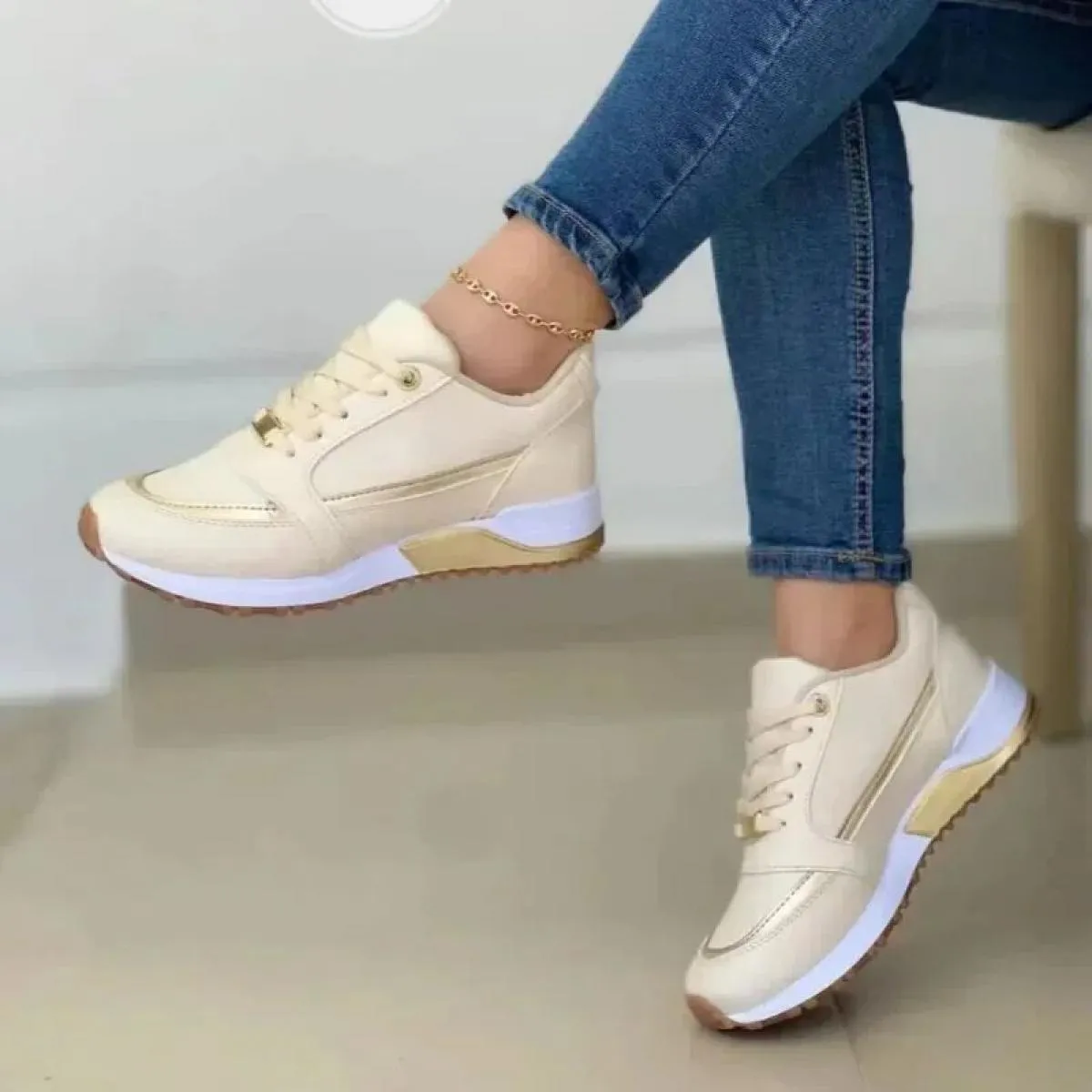 Scarpe da ginnastica da donna in vendita Moda punta tonda scarpe con plateau piatte Caual colori misti Sneakers stringate da cor