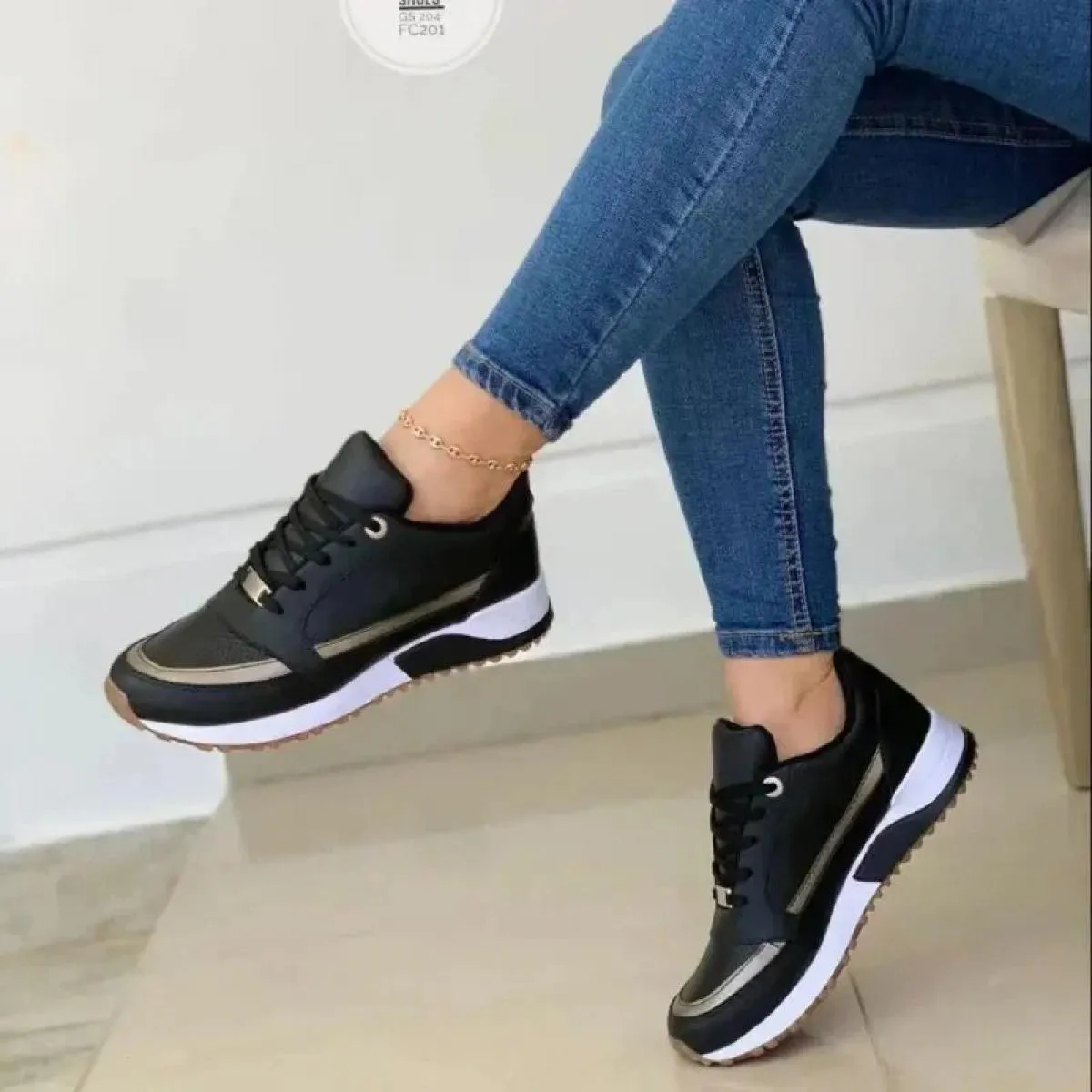 Scarpe da ginnastica da donna in vendita Moda punta tonda scarpe con plateau piatte Caual colori misti Sneakers stringate da cor