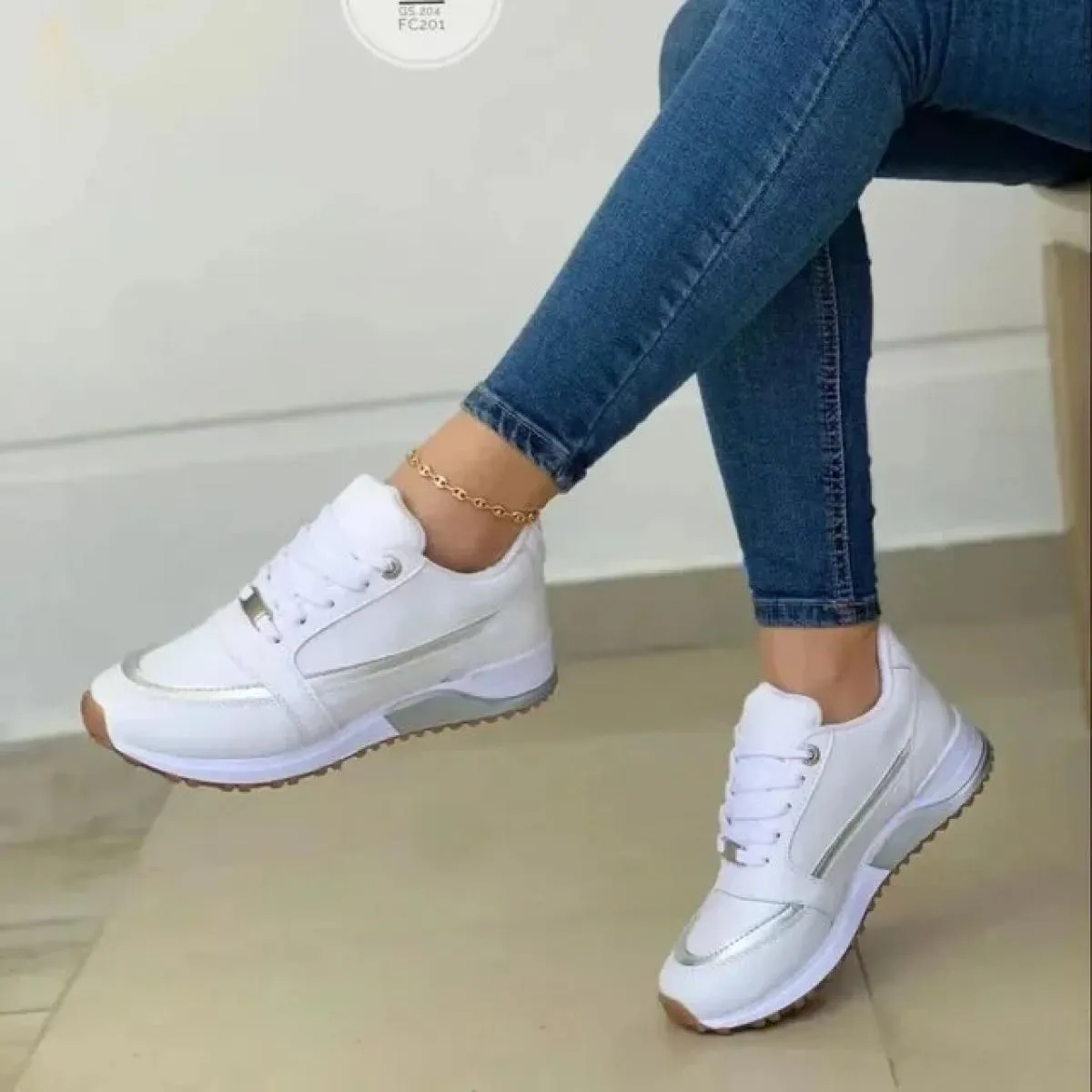 Scarpe da ginnastica da donna in vendita Moda punta tonda scarpe con plateau piatte Caual colori misti Sneakers stringate da cor
