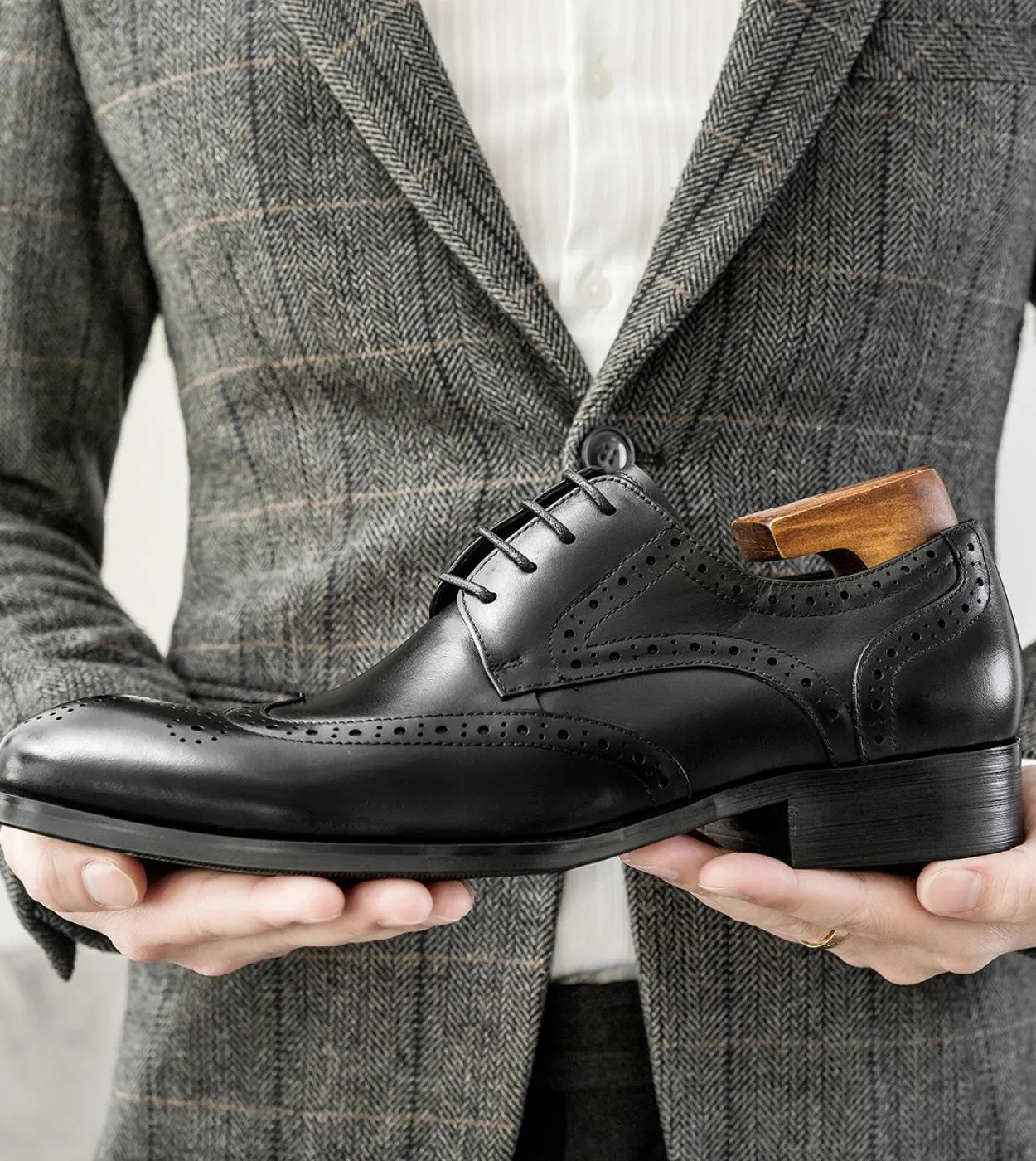 Scarpe eleganti blu per uomo Luxury Genuine Leather Quality Classic New British Trend Mens Bordeaux Brogues Business Weddin