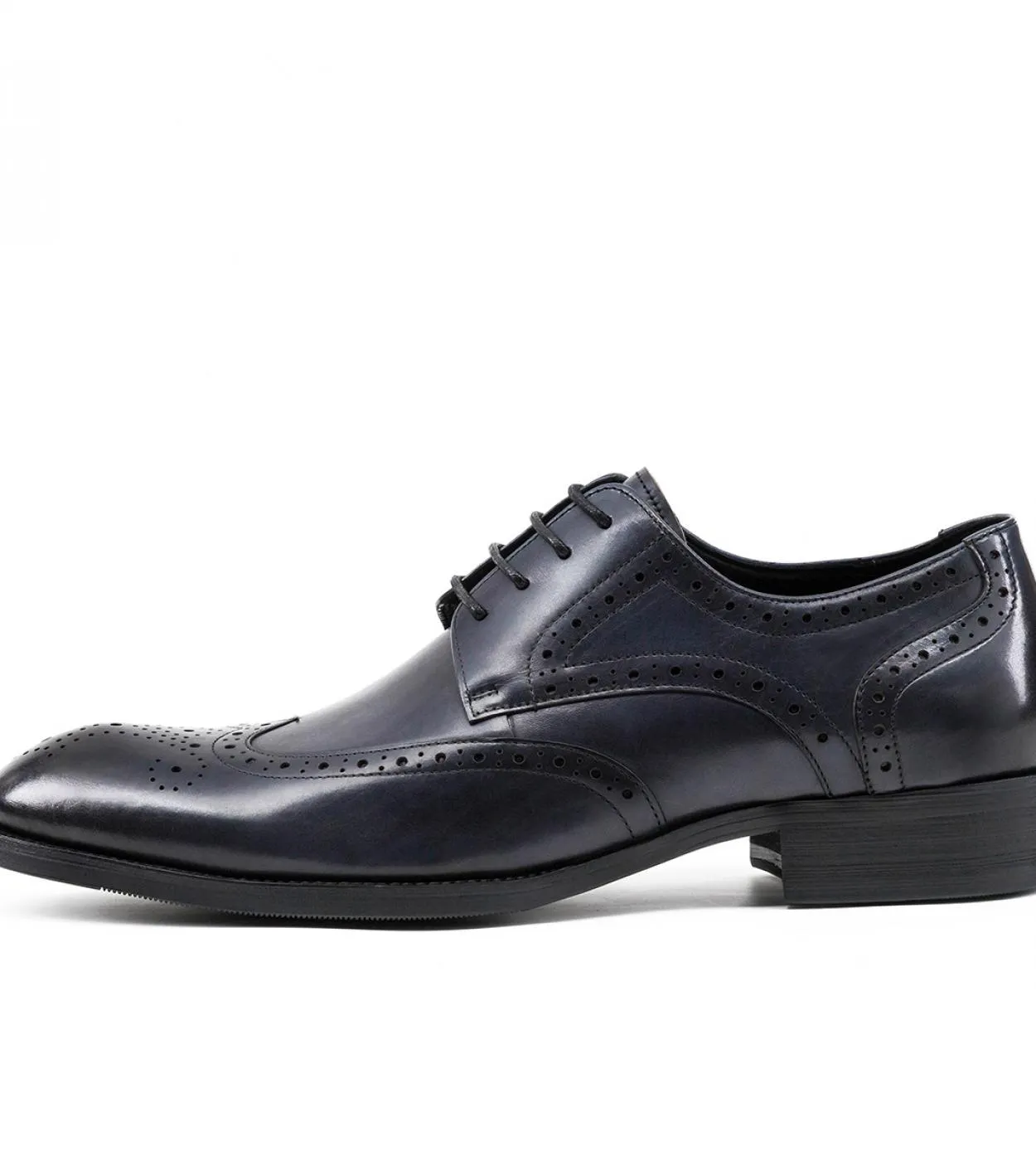 Scarpe eleganti blu per uomo Luxury Genuine Leather Quality Classic New British Trend Mens Bordeaux Brogues Business Weddin