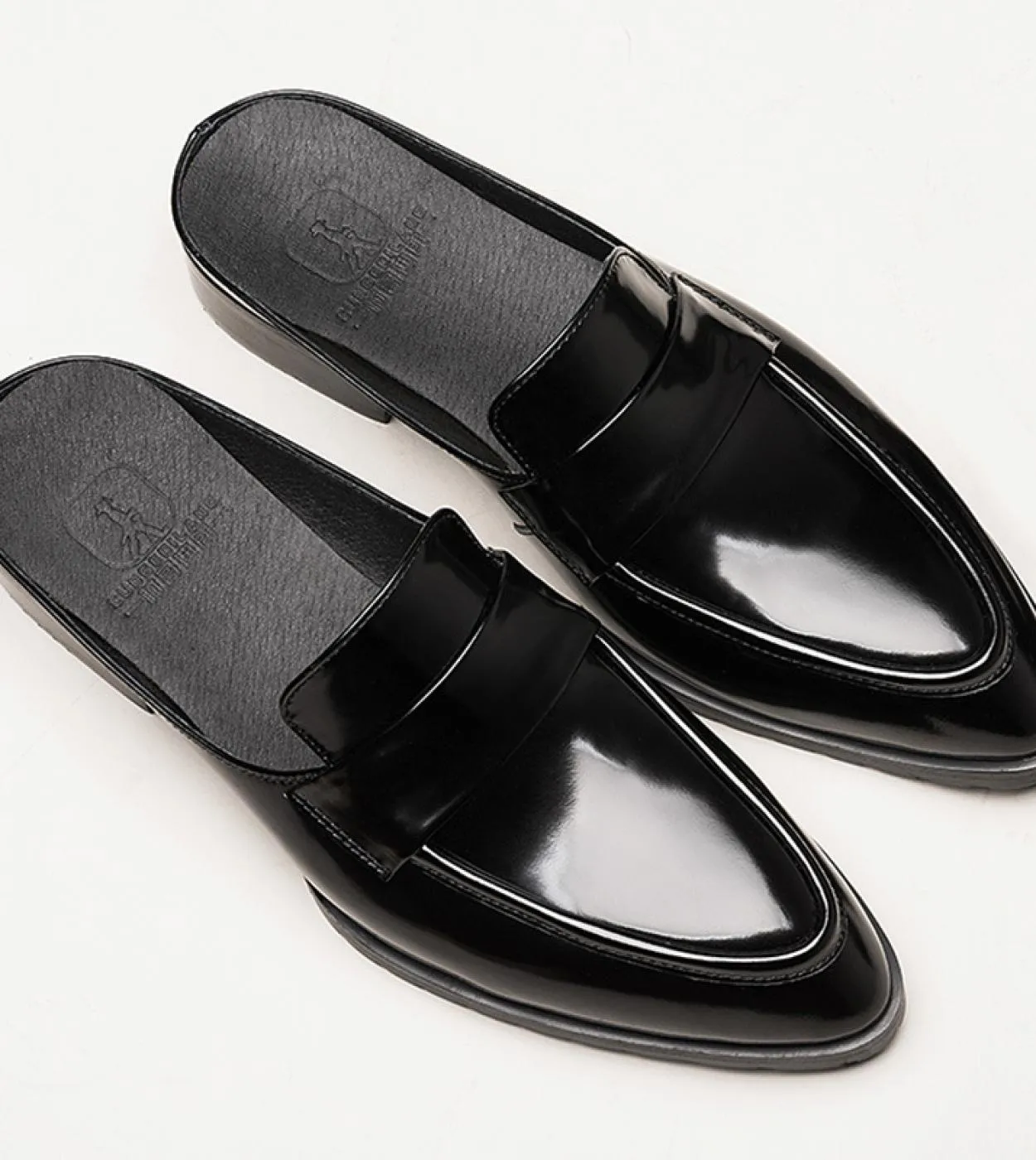 Scarpe eleganti da uomo nere Mezze pantofole Scarpe da ufficio estive da uomo in vera pelle di lusso Sandali casual traspiranti