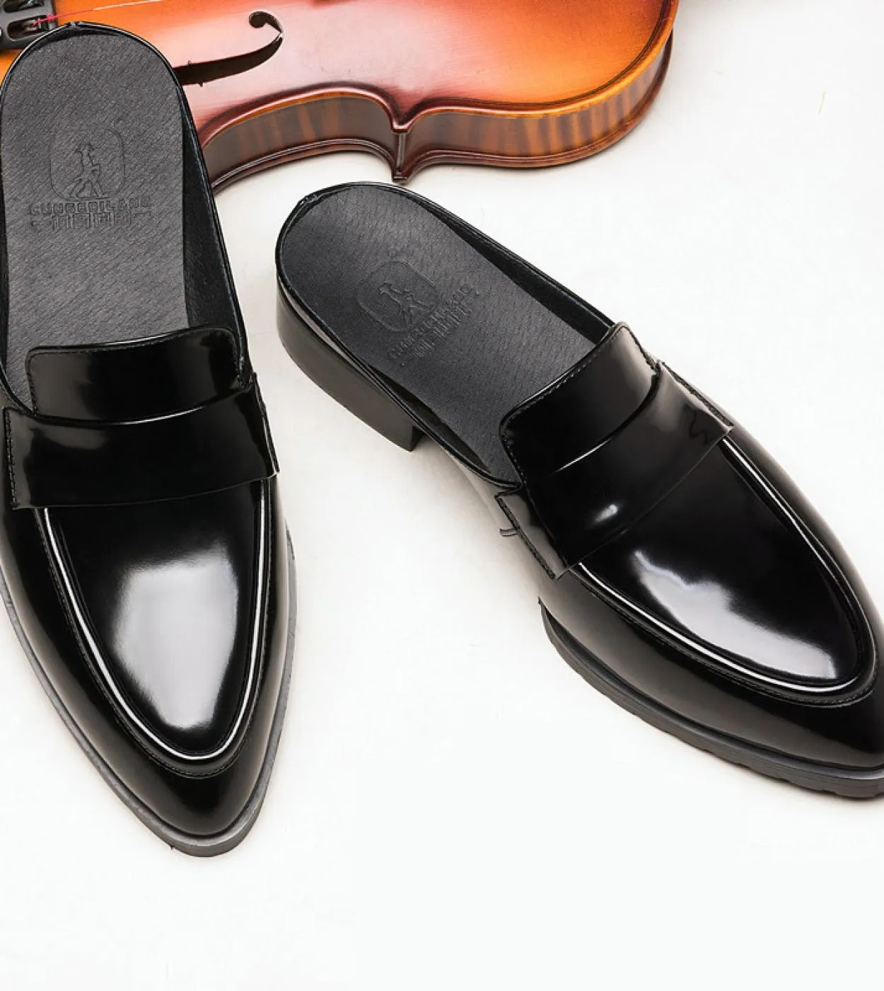 Scarpe eleganti da uomo nere Mezze pantofole Scarpe da ufficio estive da uomo in vera pelle di lusso Sandali casual traspiranti