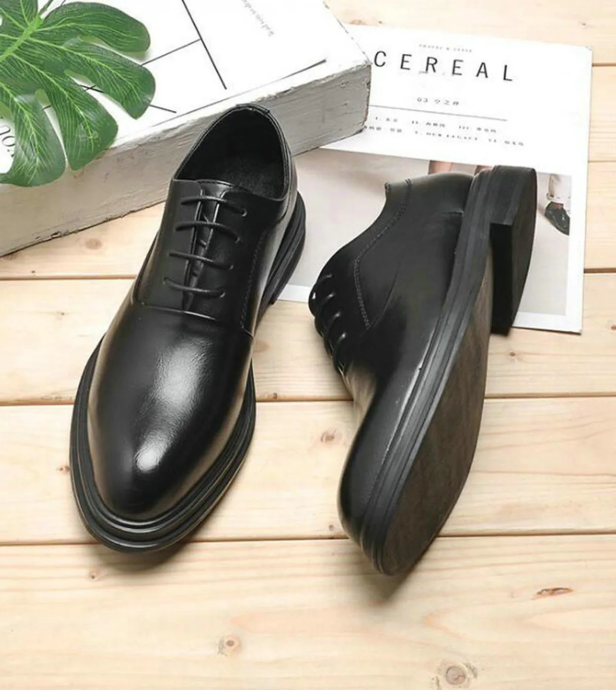 Scarpe eleganti da uomo Oxfords Business Office Pointed Black Brown Laceup Scarpe formali da uomo Scarpe da sposa New Mens Dress