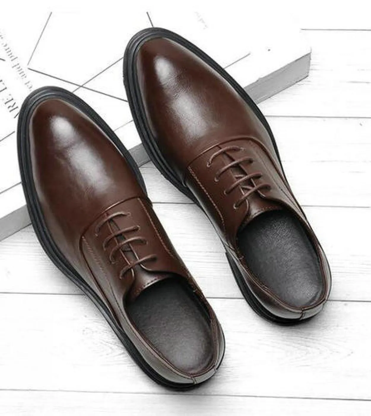 Scarpe eleganti da uomo Oxfords Business Office Pointed Black Brown Laceup Scarpe formali da uomo Scarpe da sposa New Mens Dress