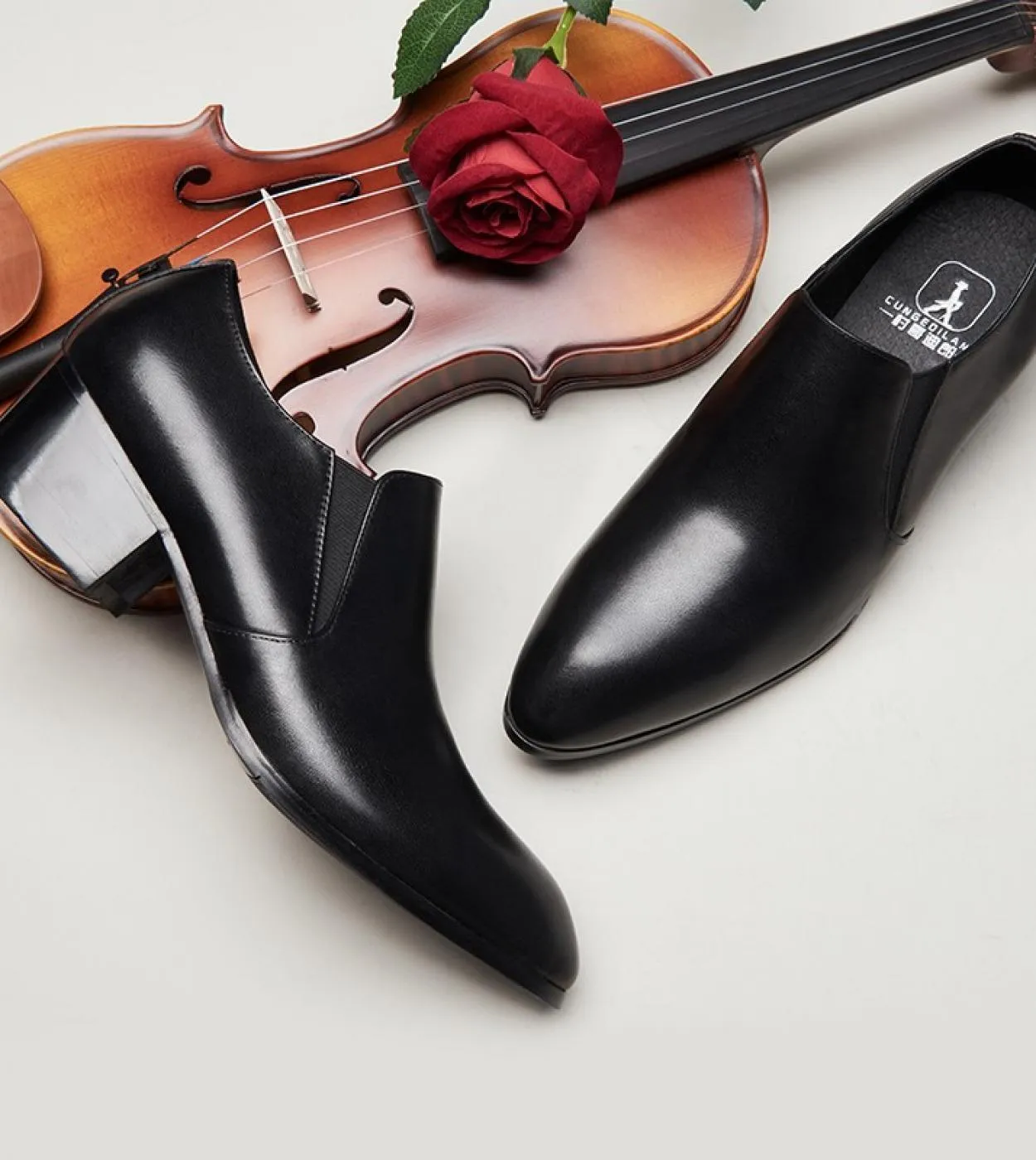 Scarpe eleganti nere da uomo con tacchi alti di lusso in vera pelle stile autunnale nuove scarpe da uomo con altezza sociale