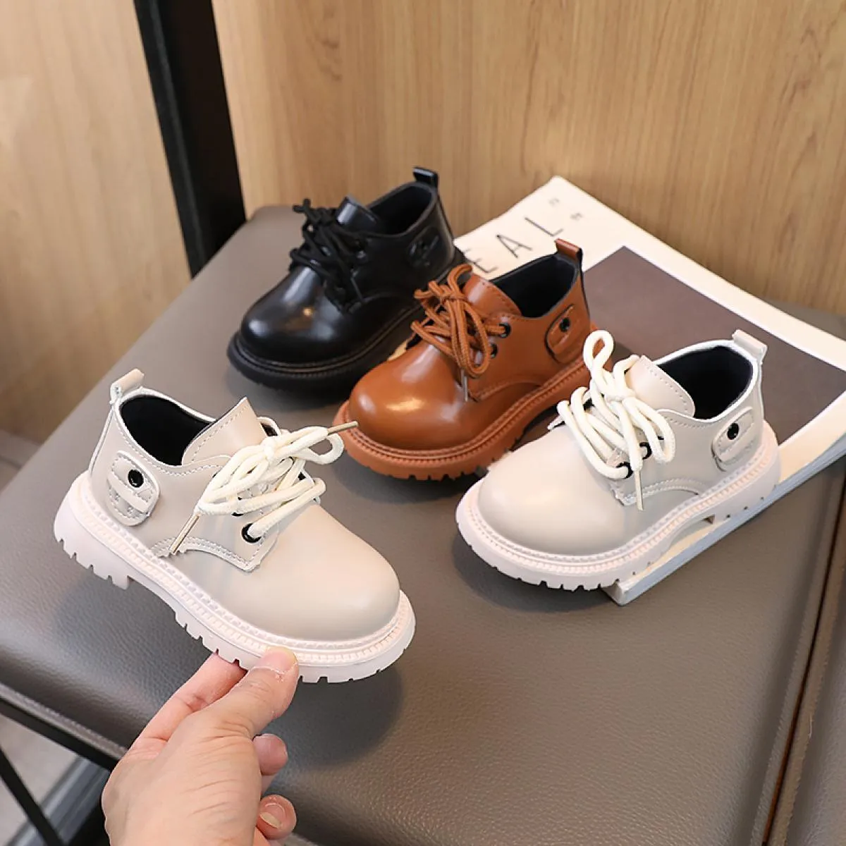 Scarpe in pelle da gentiluomo per ragazzini Scarpe eleganti per neonato in stile inglese per il tempo libero Nuove scarpe firmat