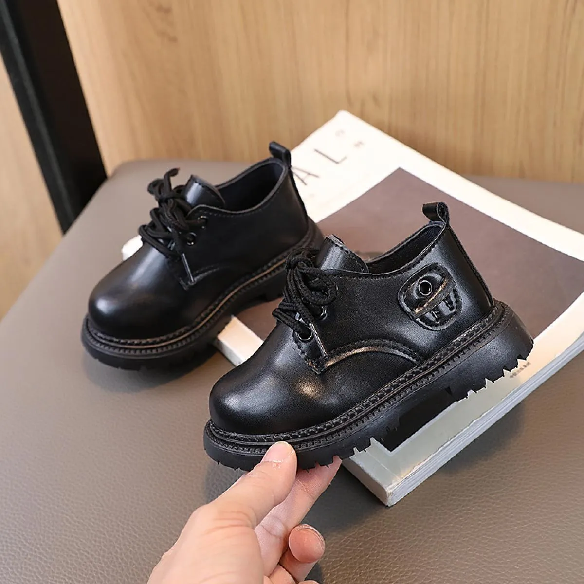 Scarpe in pelle da gentiluomo per ragazzini Scarpe eleganti per neonato in stile inglese per il tempo libero Nuove scarpe firmat